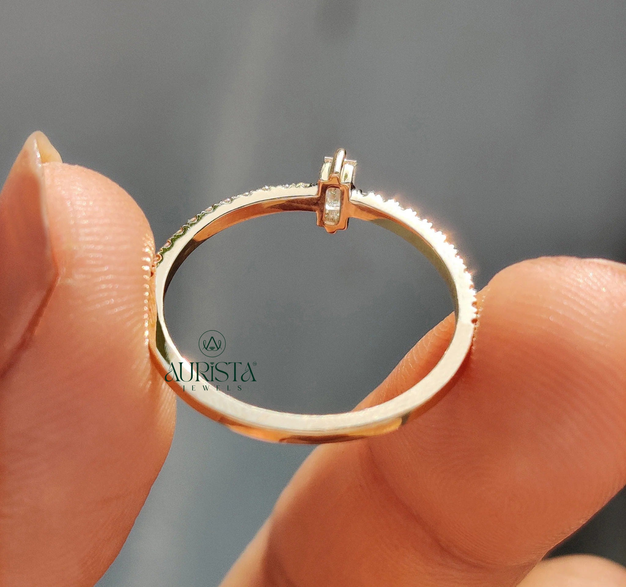 Timeless Pave Shine – Premium Ring with Elegant Glow