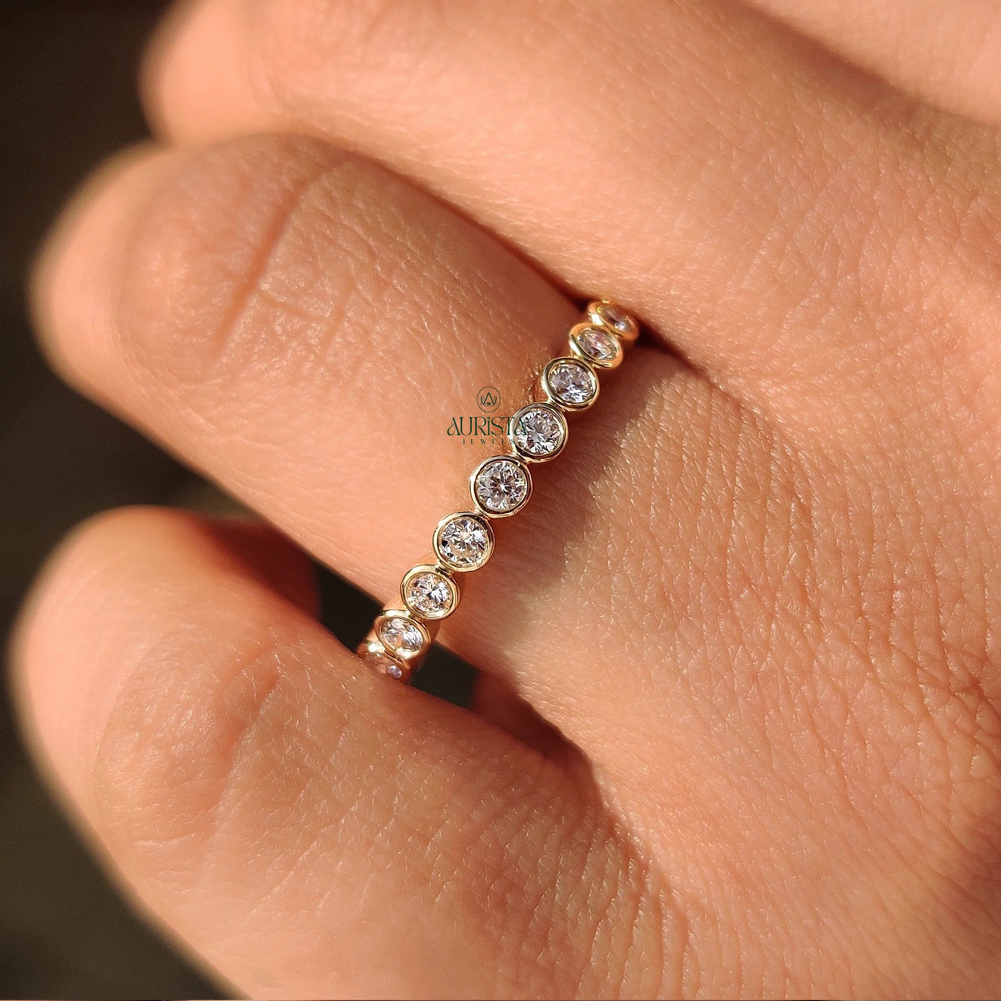 Sacred Spark – Fine Ring with Dazzling Diamond