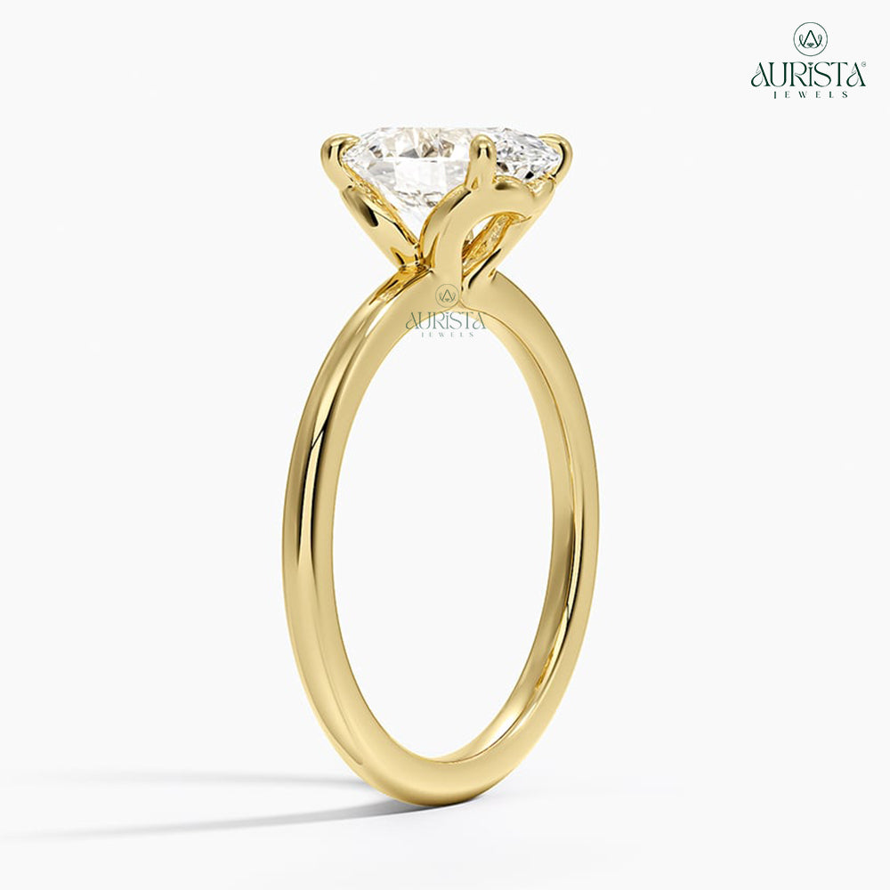Bound by Love – Yellow Gold Ring with Oval Diamond