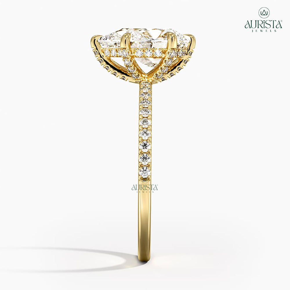 Crown Eternal – Yellow Gold Band with Pear Diamond