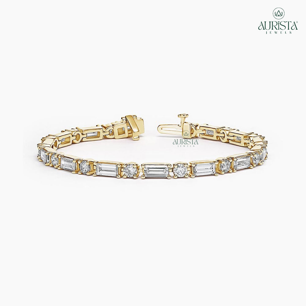 Bound in Light Yellow Gold Bracelet with Baguette Diamonds