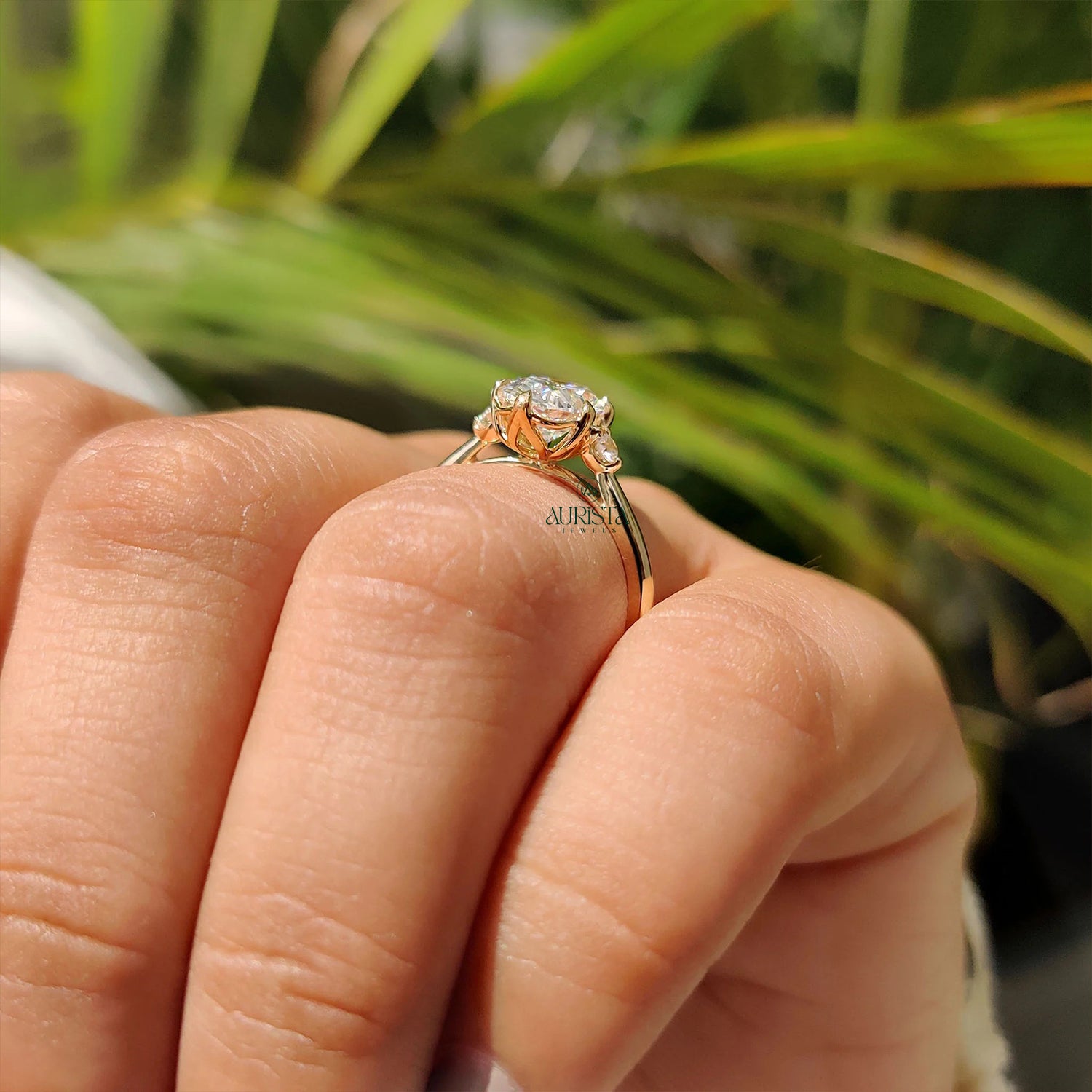 Forever Light – Rich Ring with Elegant Diamond