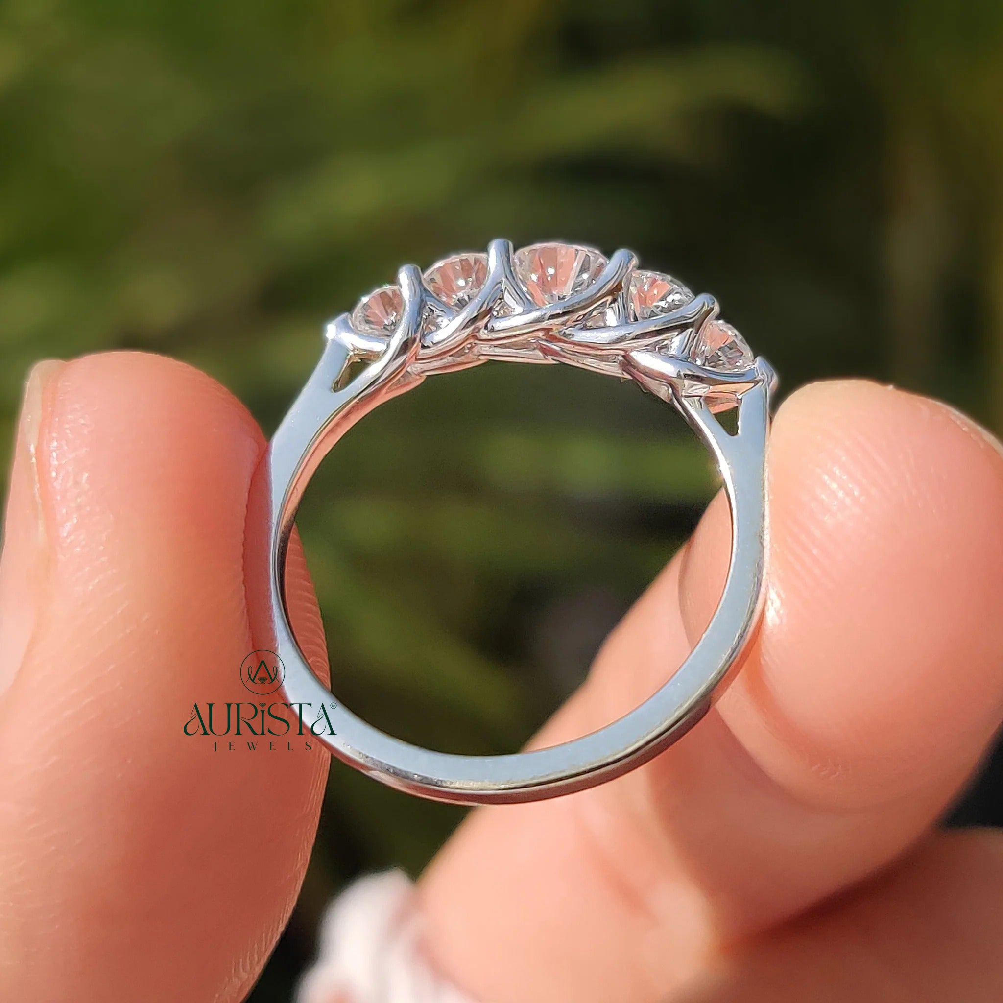 Promise Spark – Refined Grace with Elegant Glow