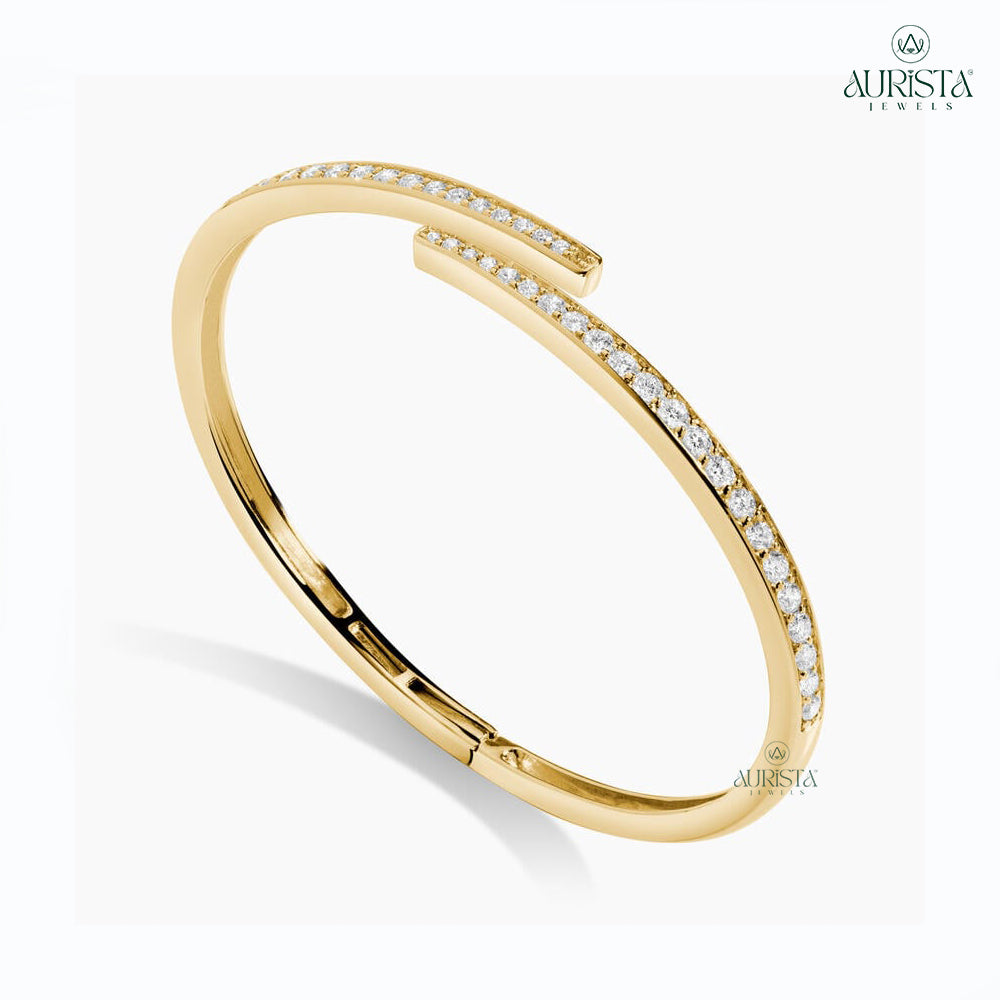 Infinite Grace Yellow Gold Bracelet with Round Diamonds