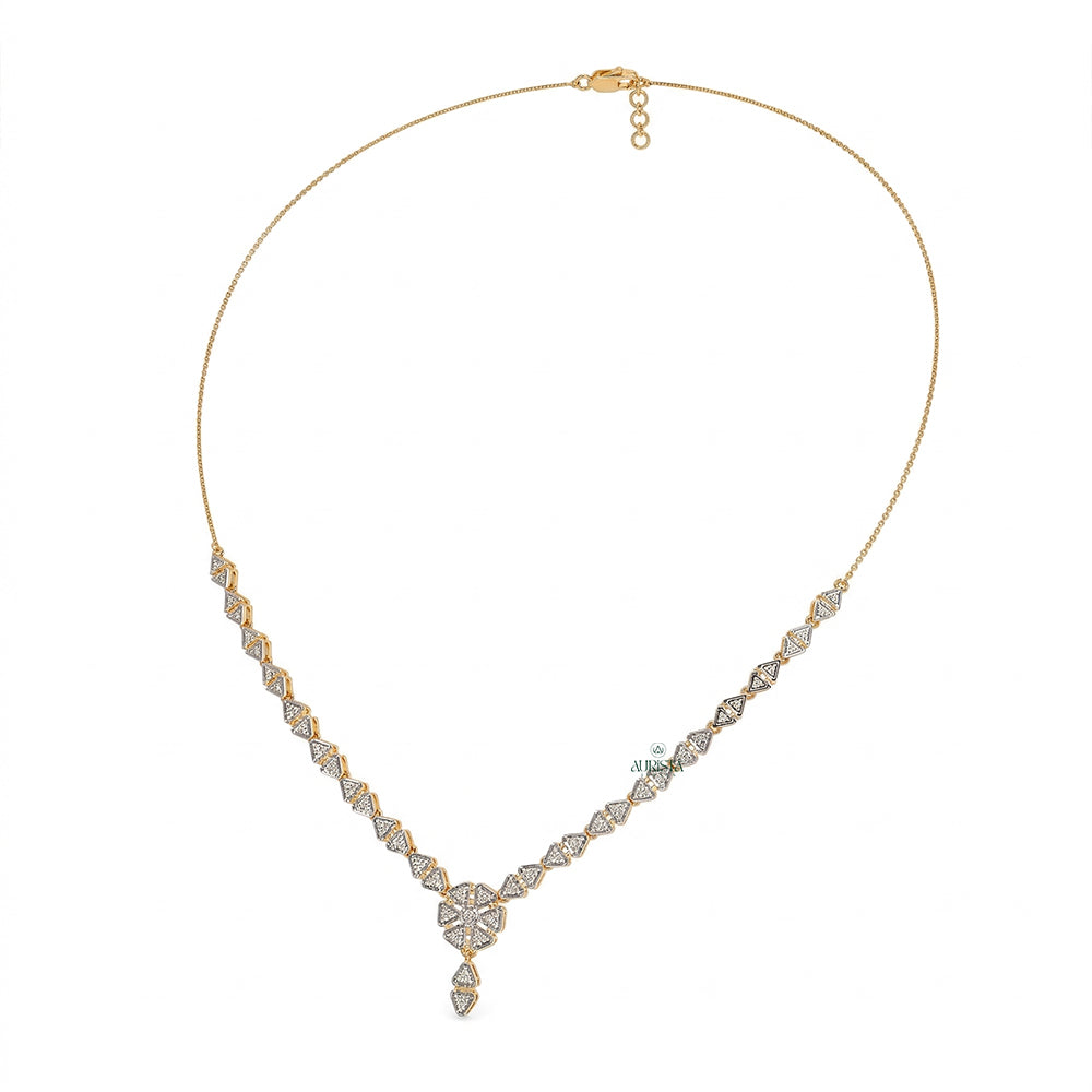 Starry Glow Round Diamond Necklace in Gold