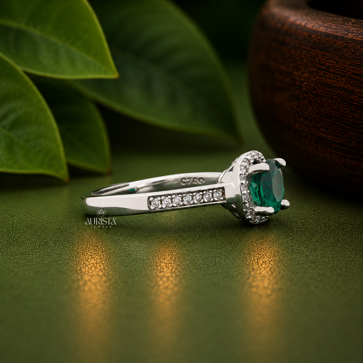 Green Halo Lab Grown in Diamond Engagement Ring Luxury Statement Band