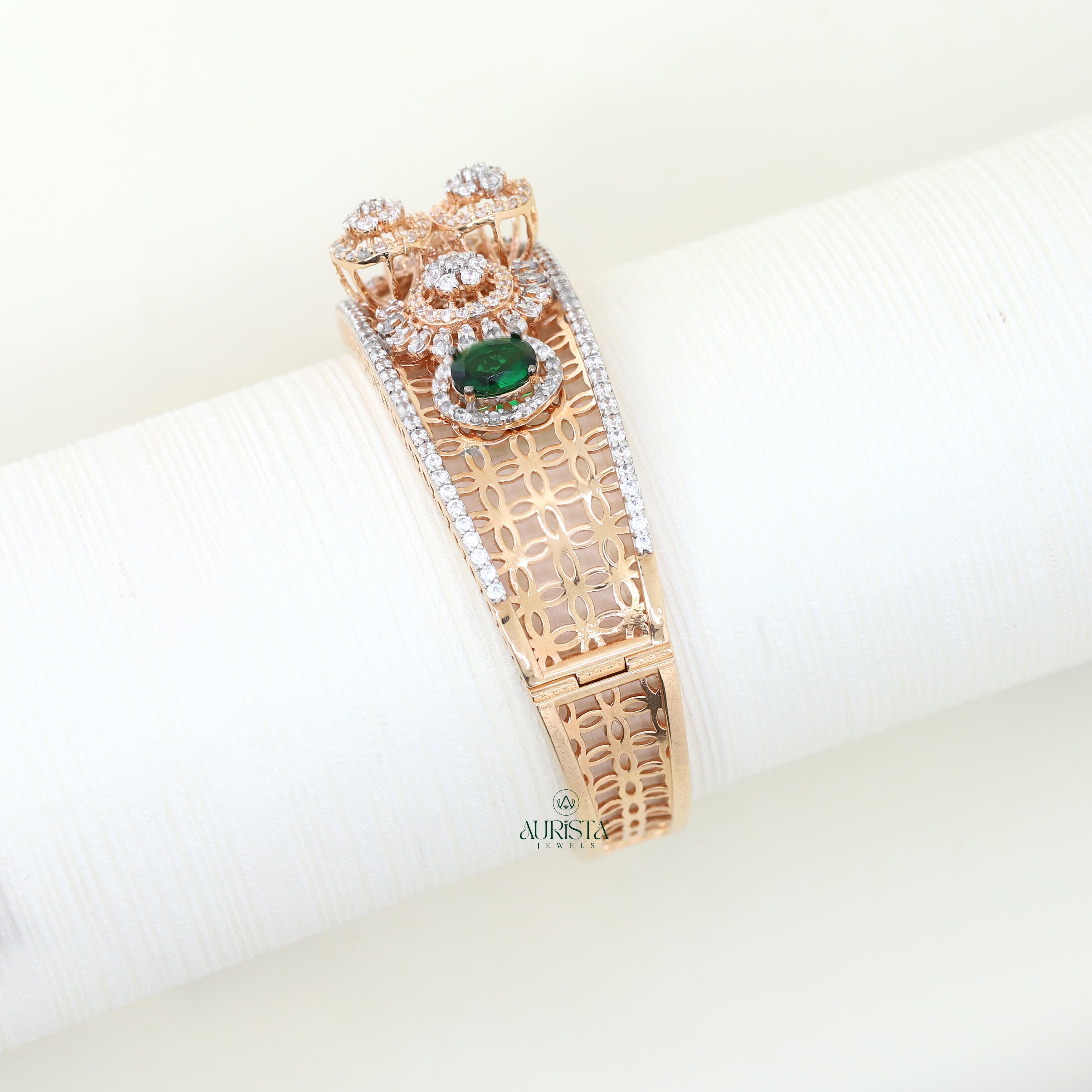 Fine Jewelry Green Oval Bracelet with Brilliant Round Diamond Style