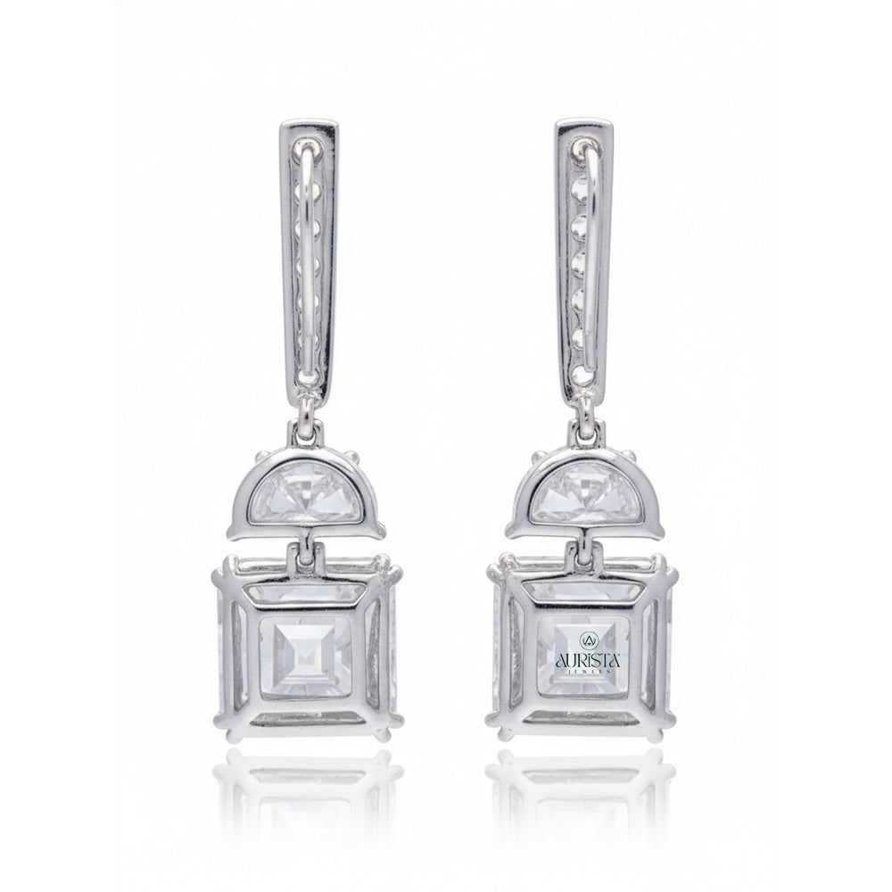 Graceful Glow – White Diamond Earrings
