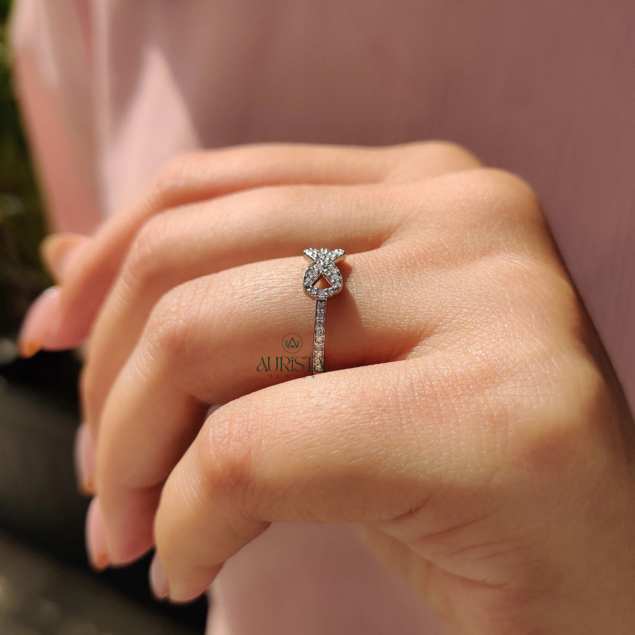 Golden Pave Desire – Classic Ring with Radiant Spark