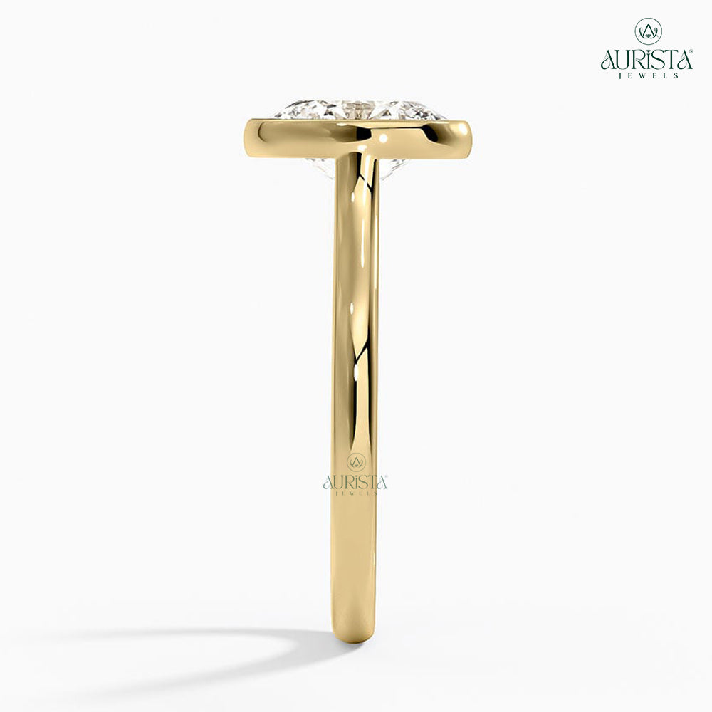 Timeless Union – Yellow Gold Band with Oval Diamond