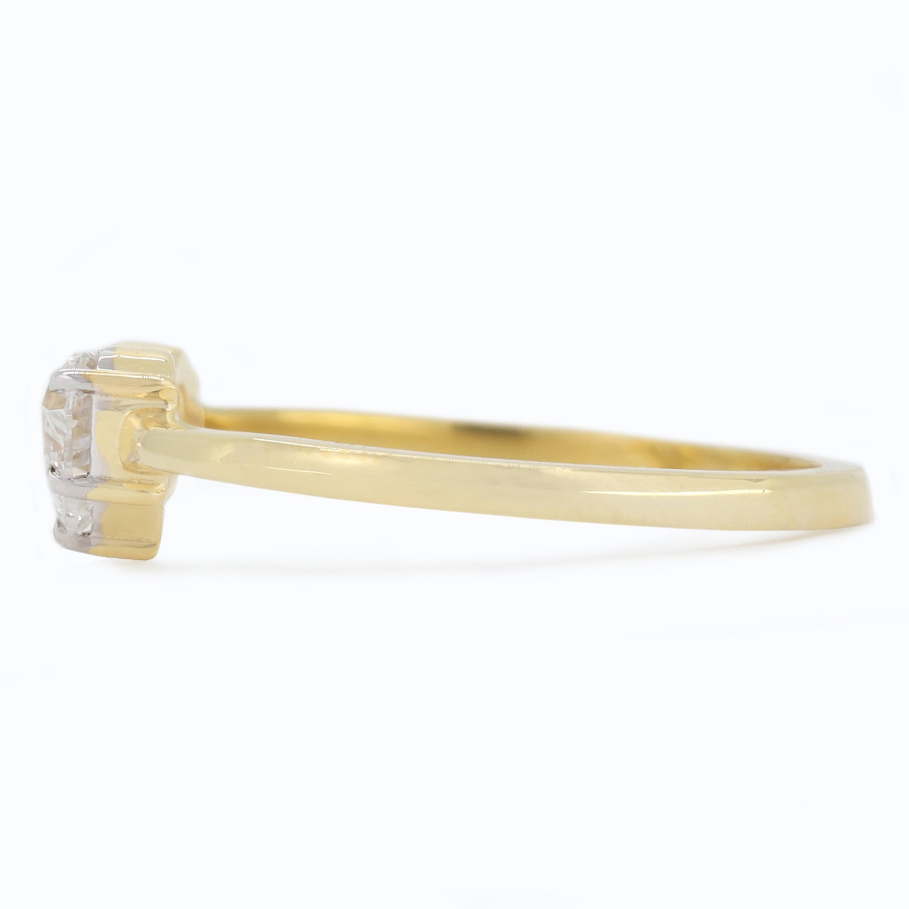 Timeless Union – Yellow Gold Band with Heart Diamond