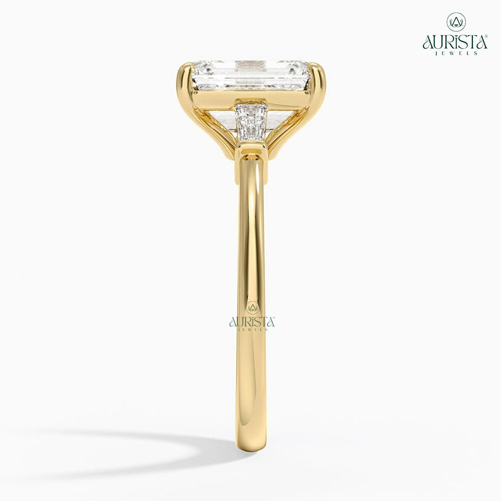 Cherished Sparkle Yellow Gold Ring with Emerald Diamond