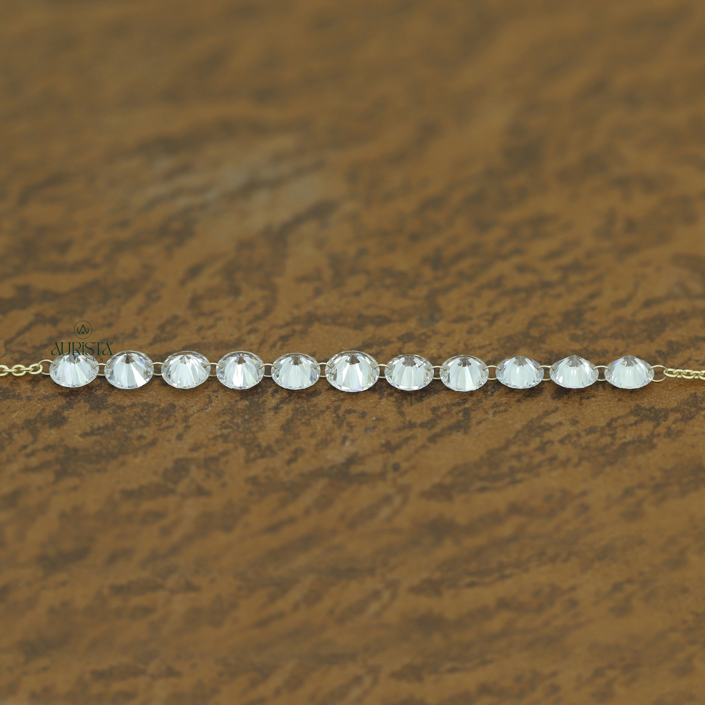 Moonlit Gleam – Luxury Minimalist Necklace