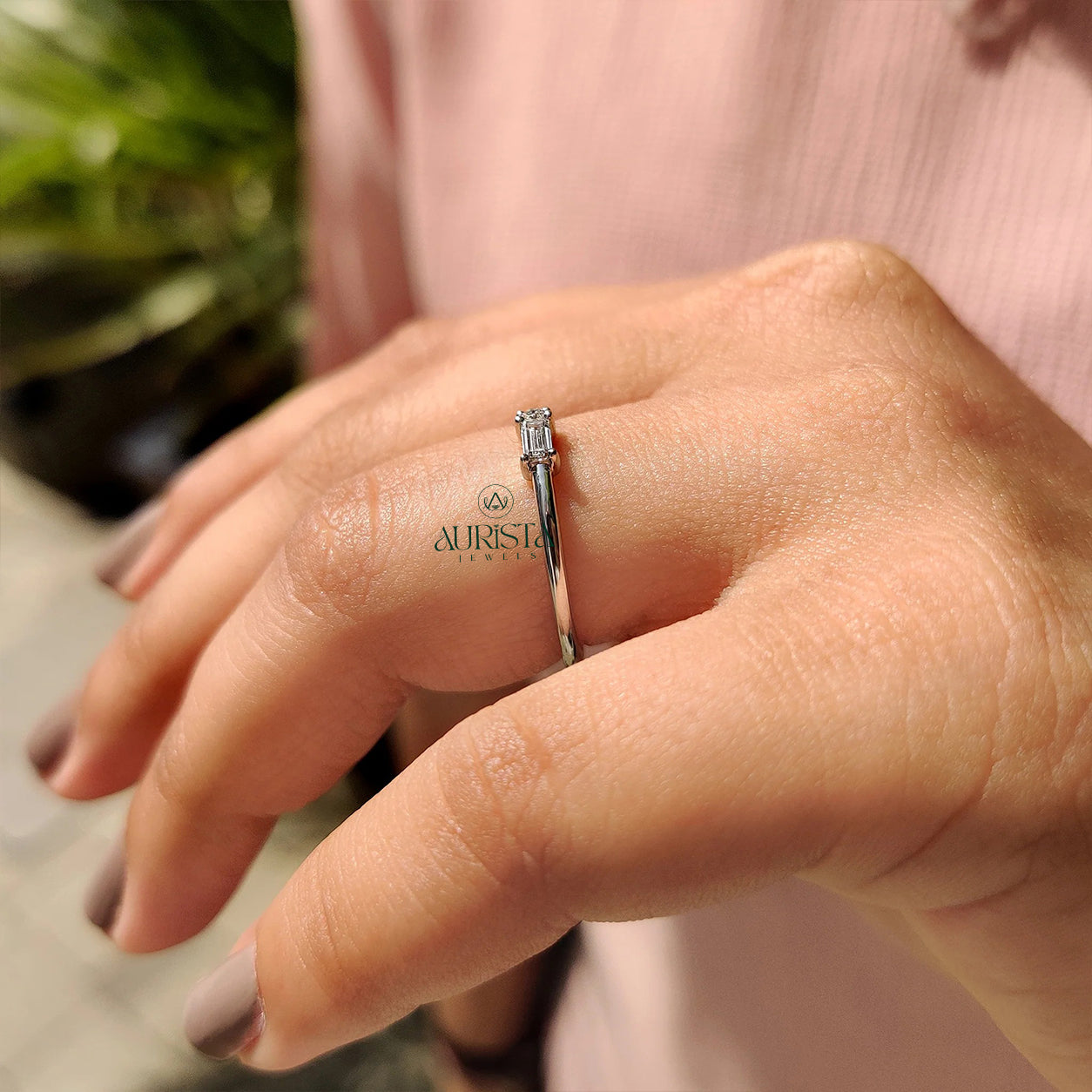 Timeless Glow – Premium Ring with Elegant Diamond