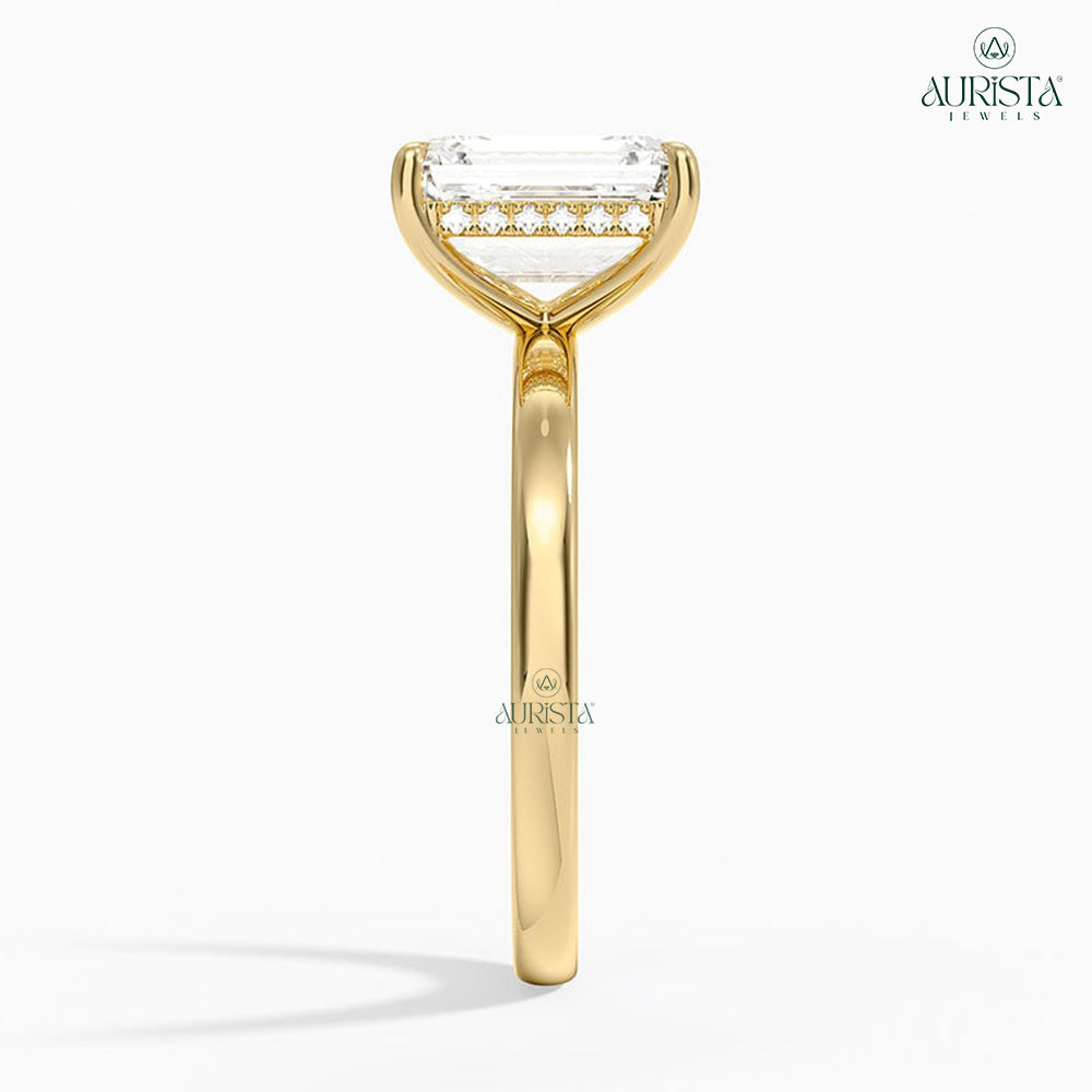 Forever Bound – Yellow Gold Ring with Emerald Diamond