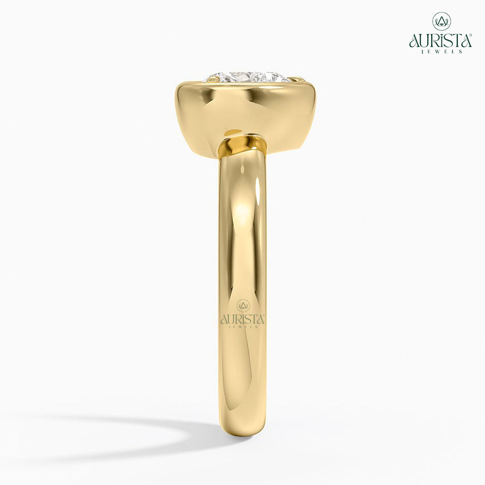 Radiant Vows – Yellow Gold Ring with Heart Diamond