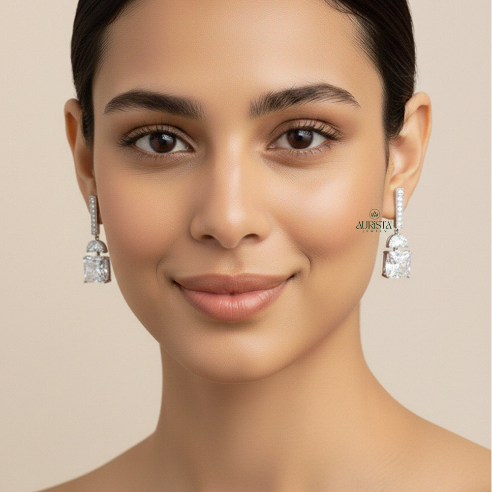 Graceful Glow – White Diamond Earrings