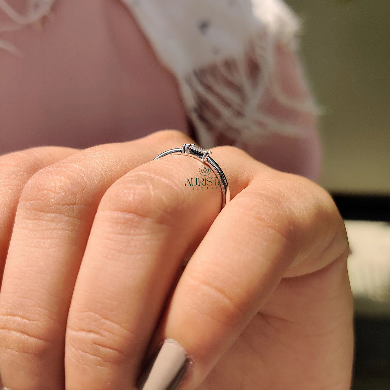 Timeless Glow – Premium Ring with Elegant Diamond