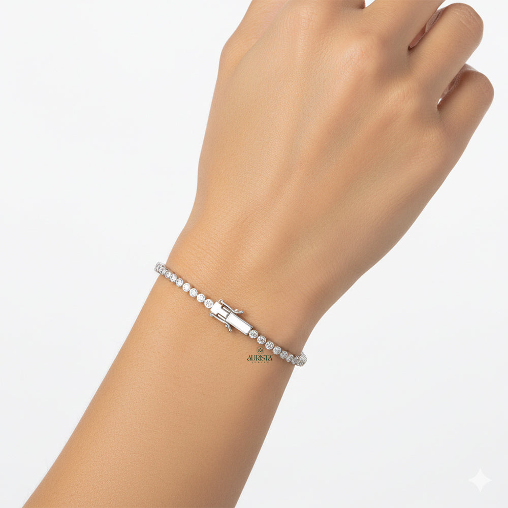 Graceful Bond – White Gold Bracelet with Round Diamonds