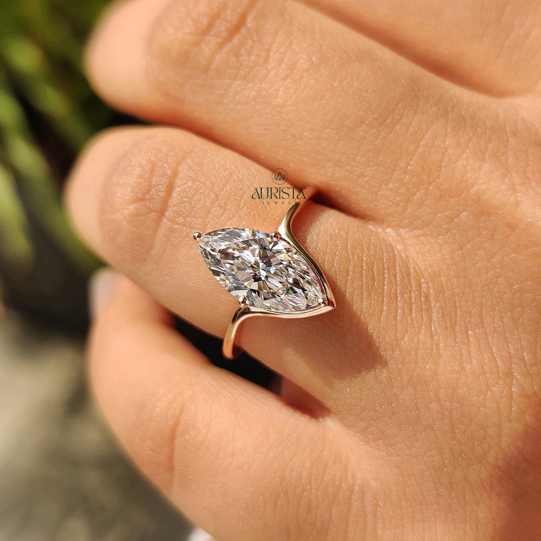 Everlasting Beauty in a Single Diamond Ring