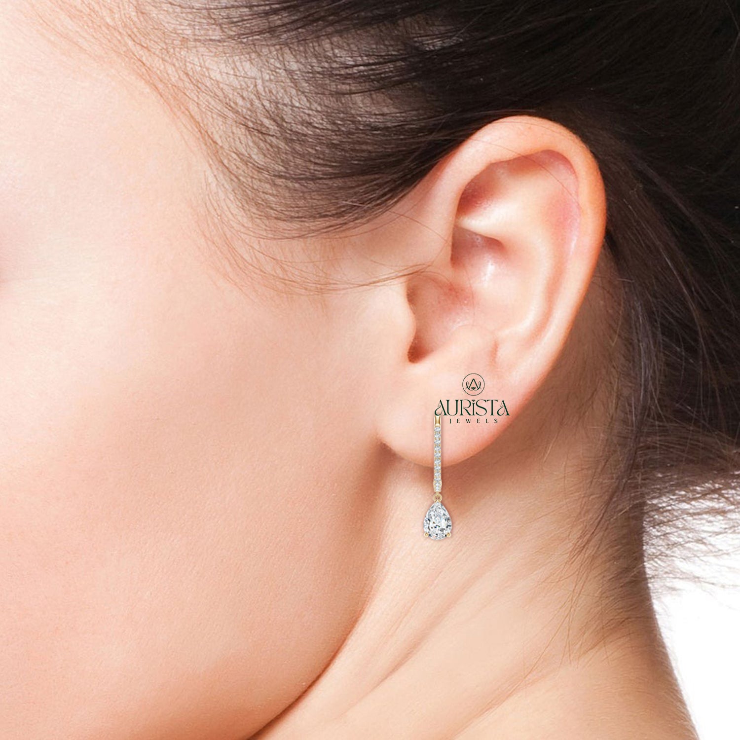 Unique Earrings with Elegant Diamond