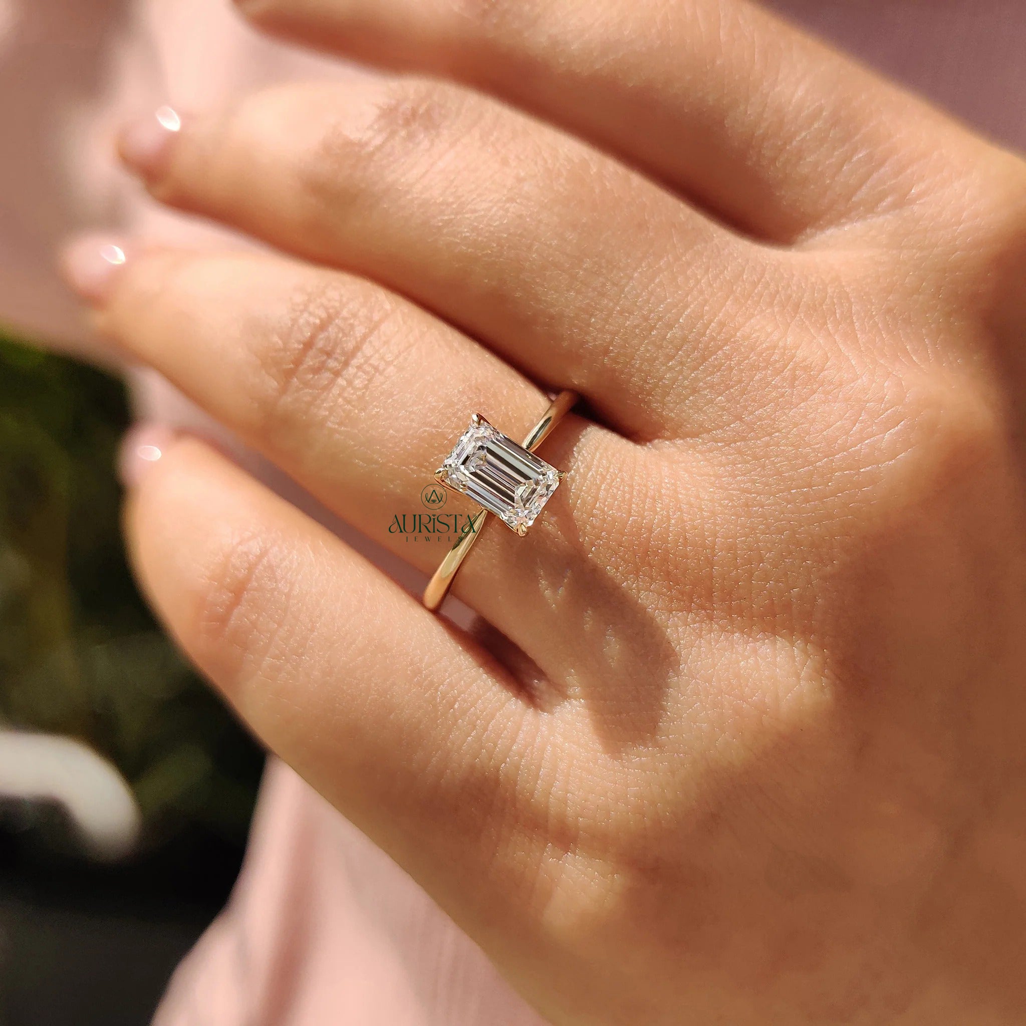 Brilliant Emerald Diamond Ring Crafted for Modern Luxury