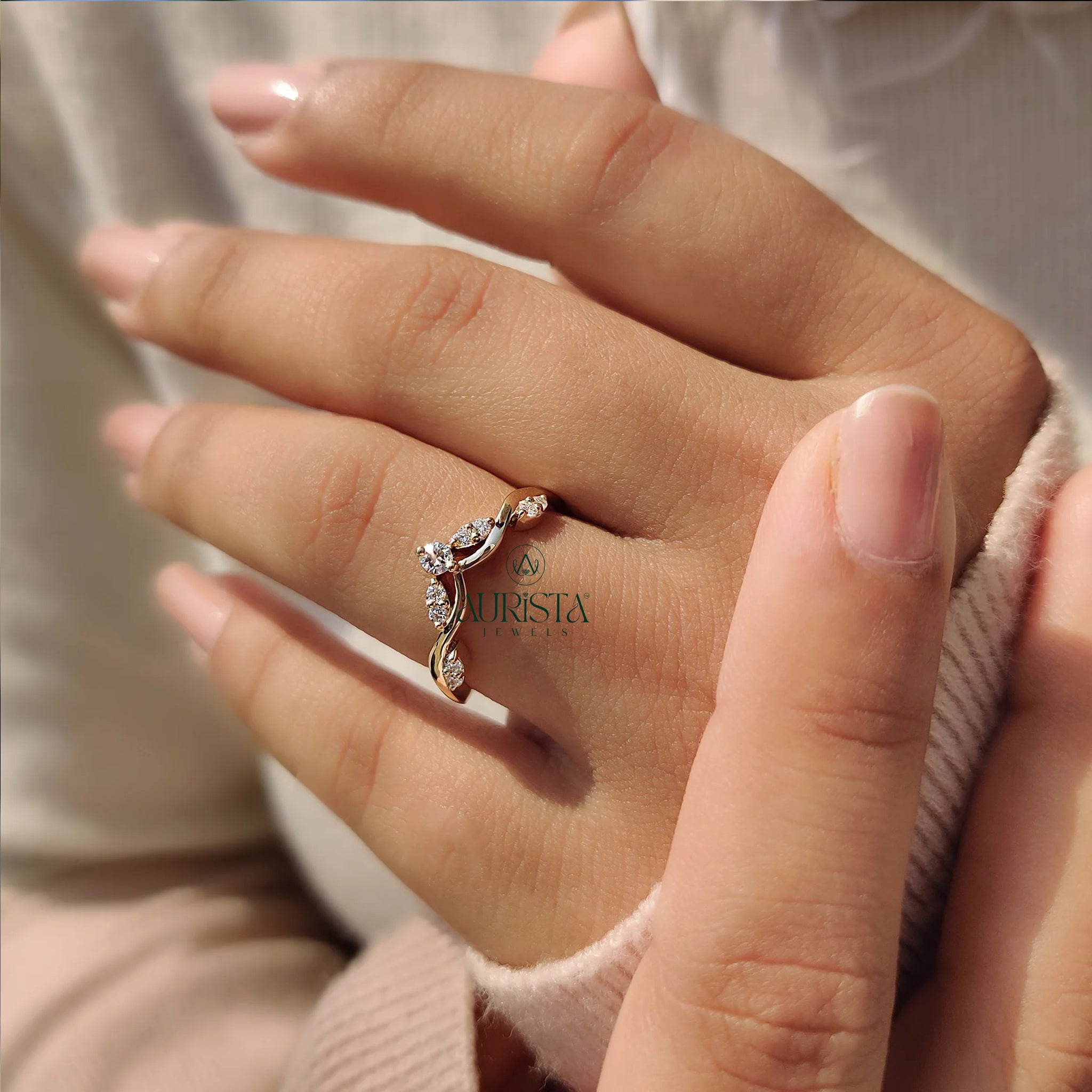 Sacred Spark – Fine Ring with Dazzling Diamond