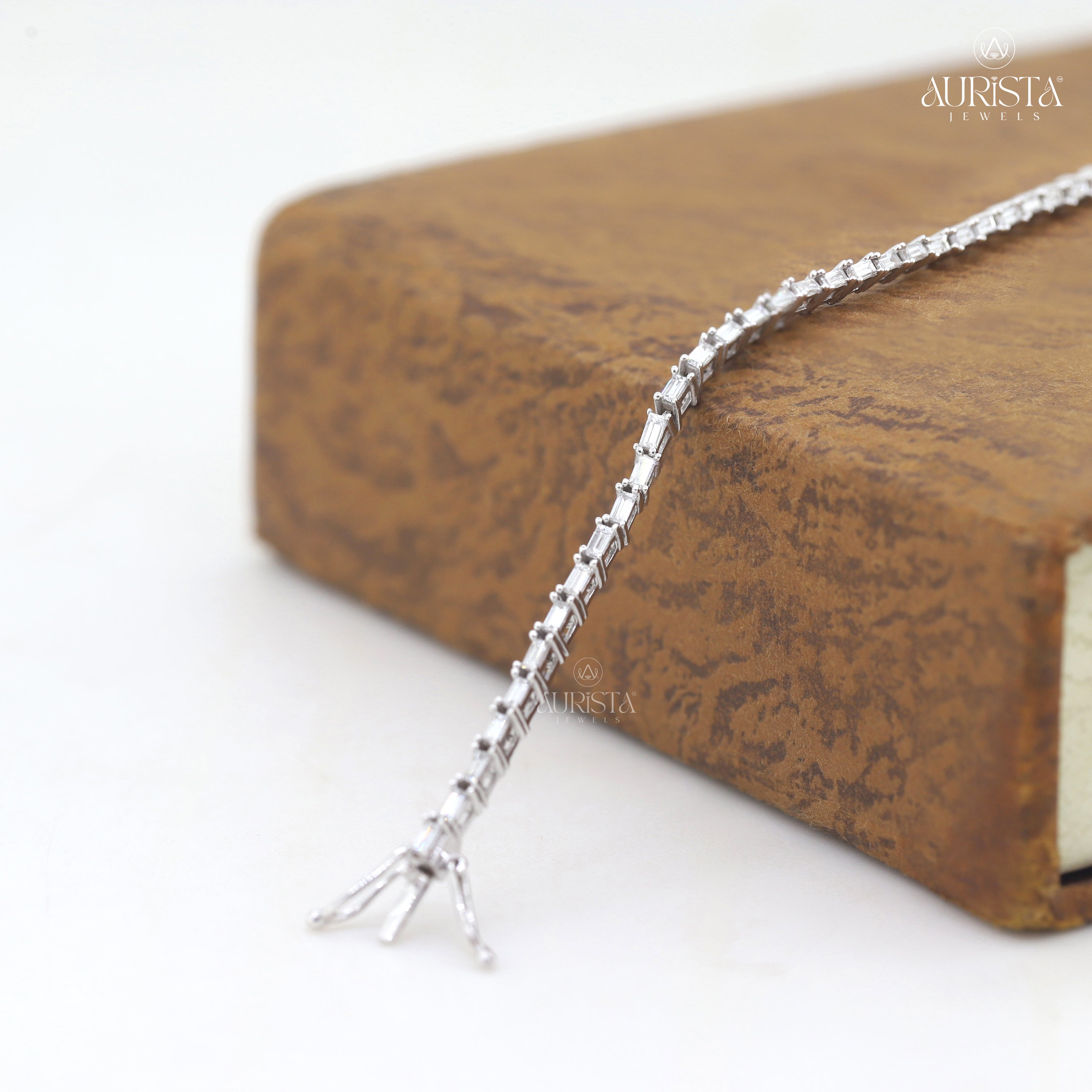 Endless Radiance – White Gold Tennis Bracelet
