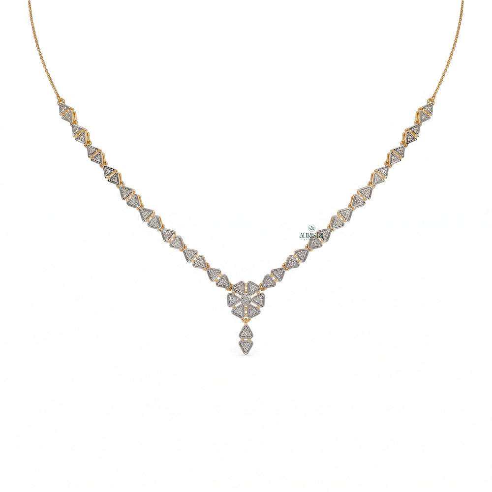 Starry Glow Round Diamond Necklace in Gold