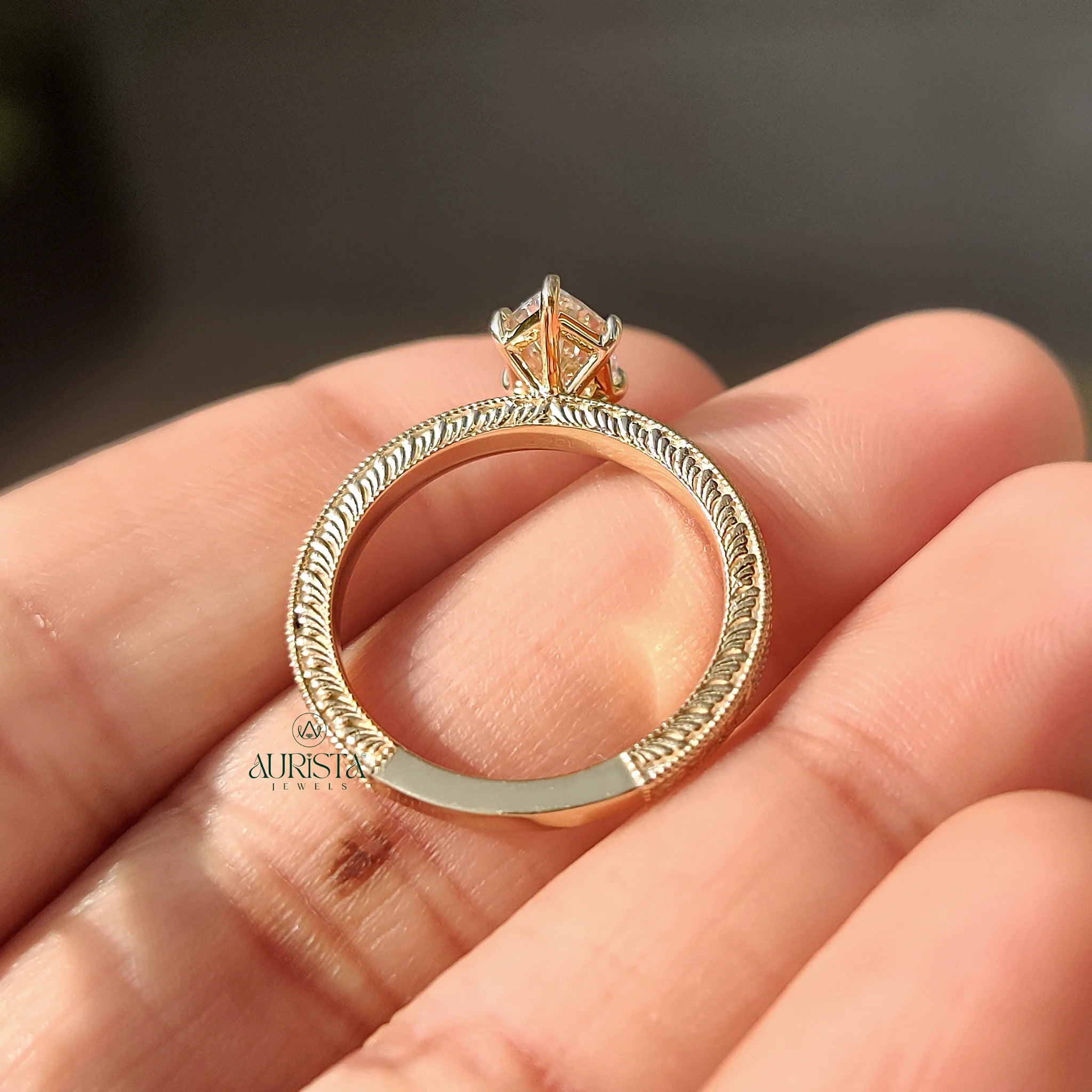 Single Diamond Elegance Ring with Graceful Design