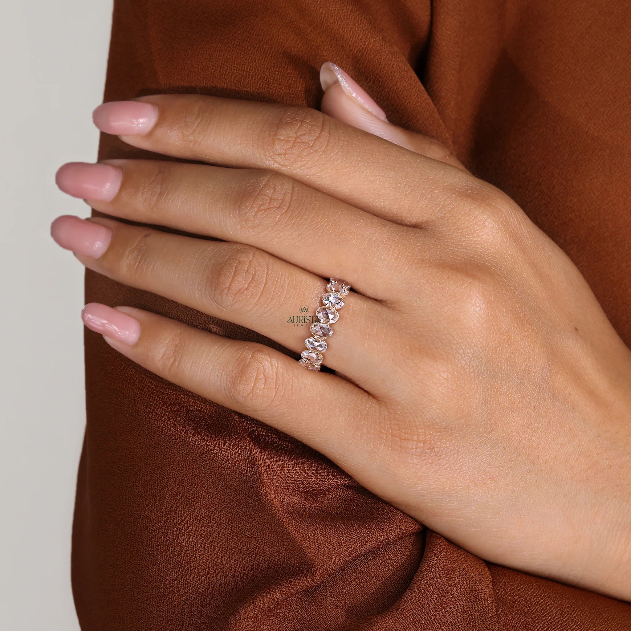 Timeless Glow – Premium Ring with Elegant Diamond