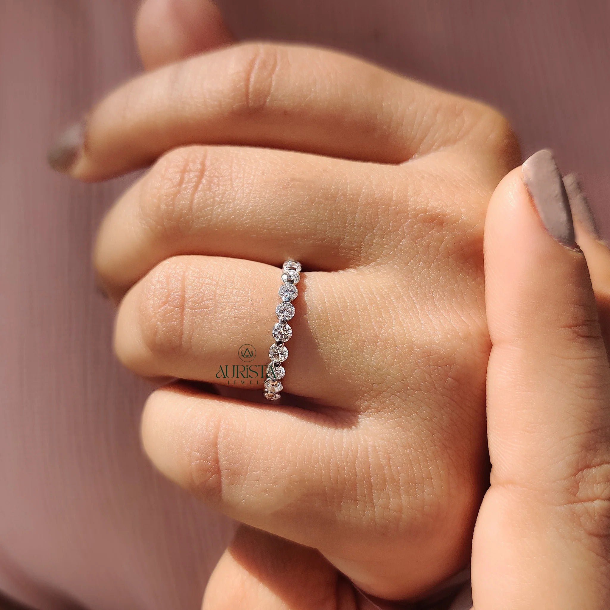 Bound in Glow – Premium Charm with Brilliant Spark