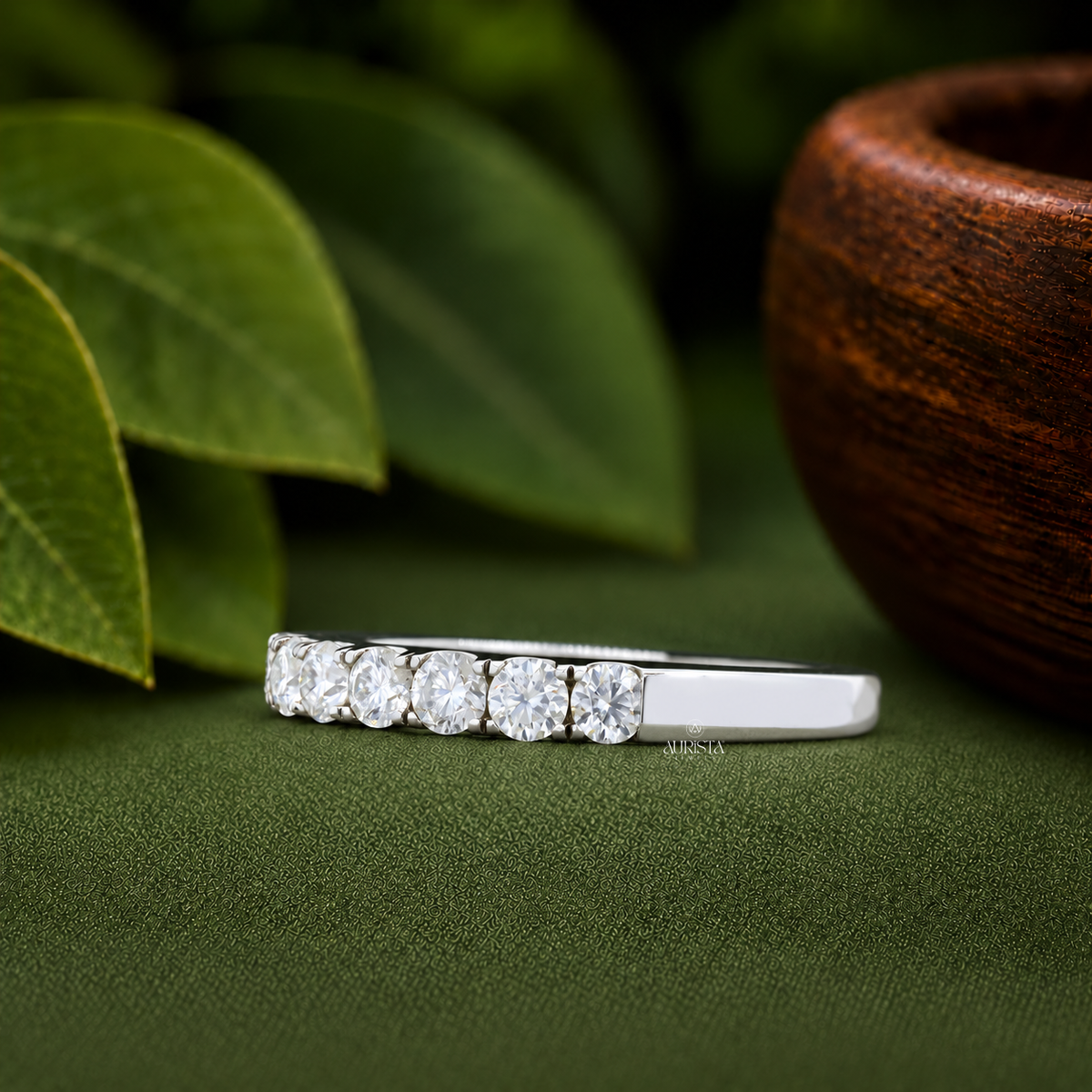 Bound by Brilliance – White Gold Ring with Round Diamond