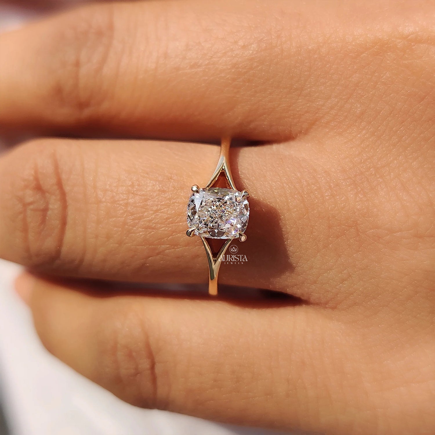 Sophisticated Solitaire Ring with Brilliant Cut
