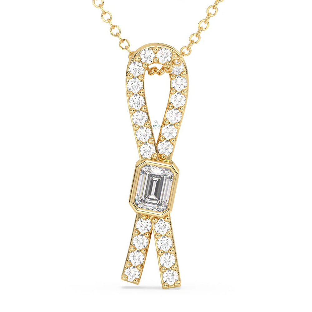 Luminous Charm Round Diamond Pendant in Rose Gold