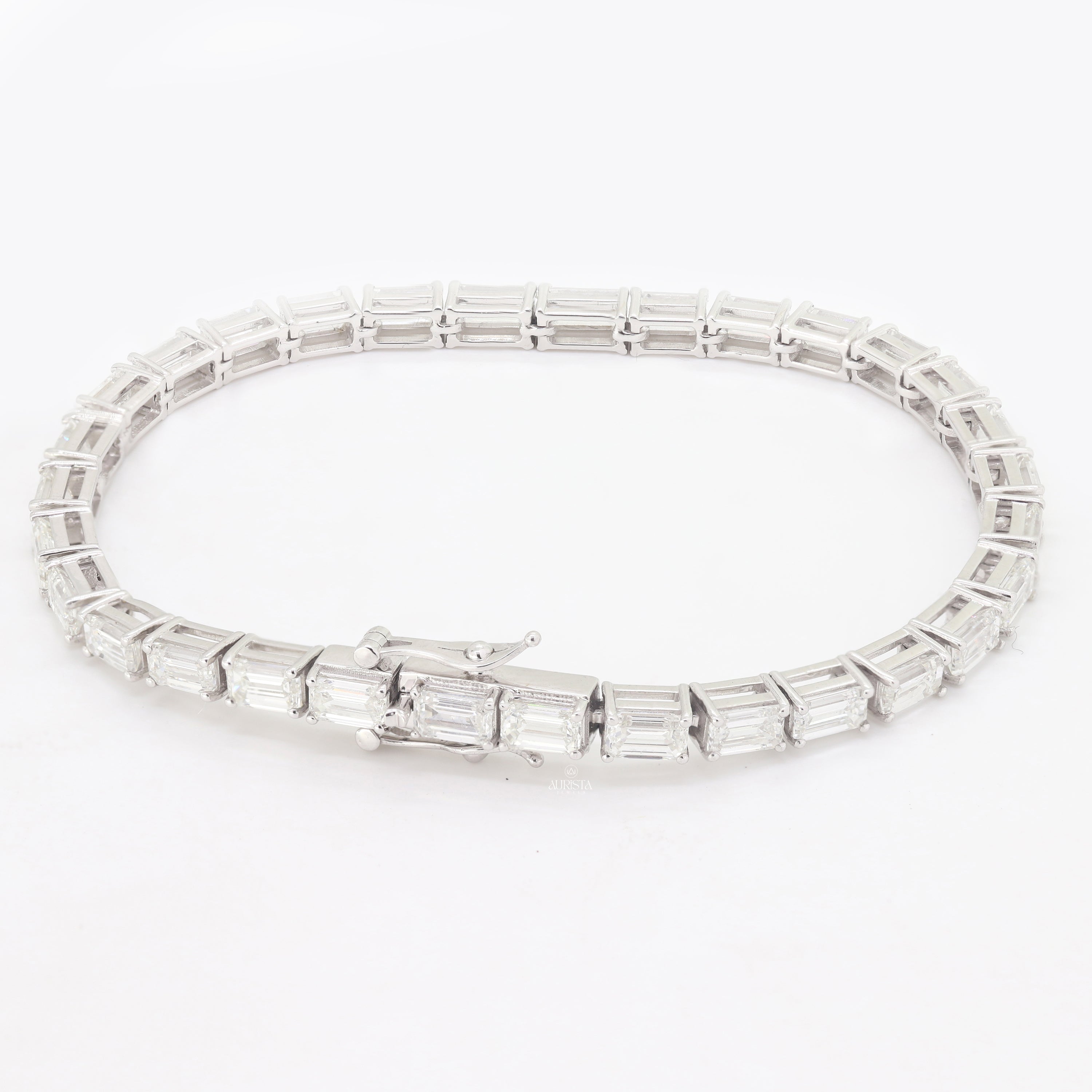 Lightbound Love – White Gold Tennis Bracelet