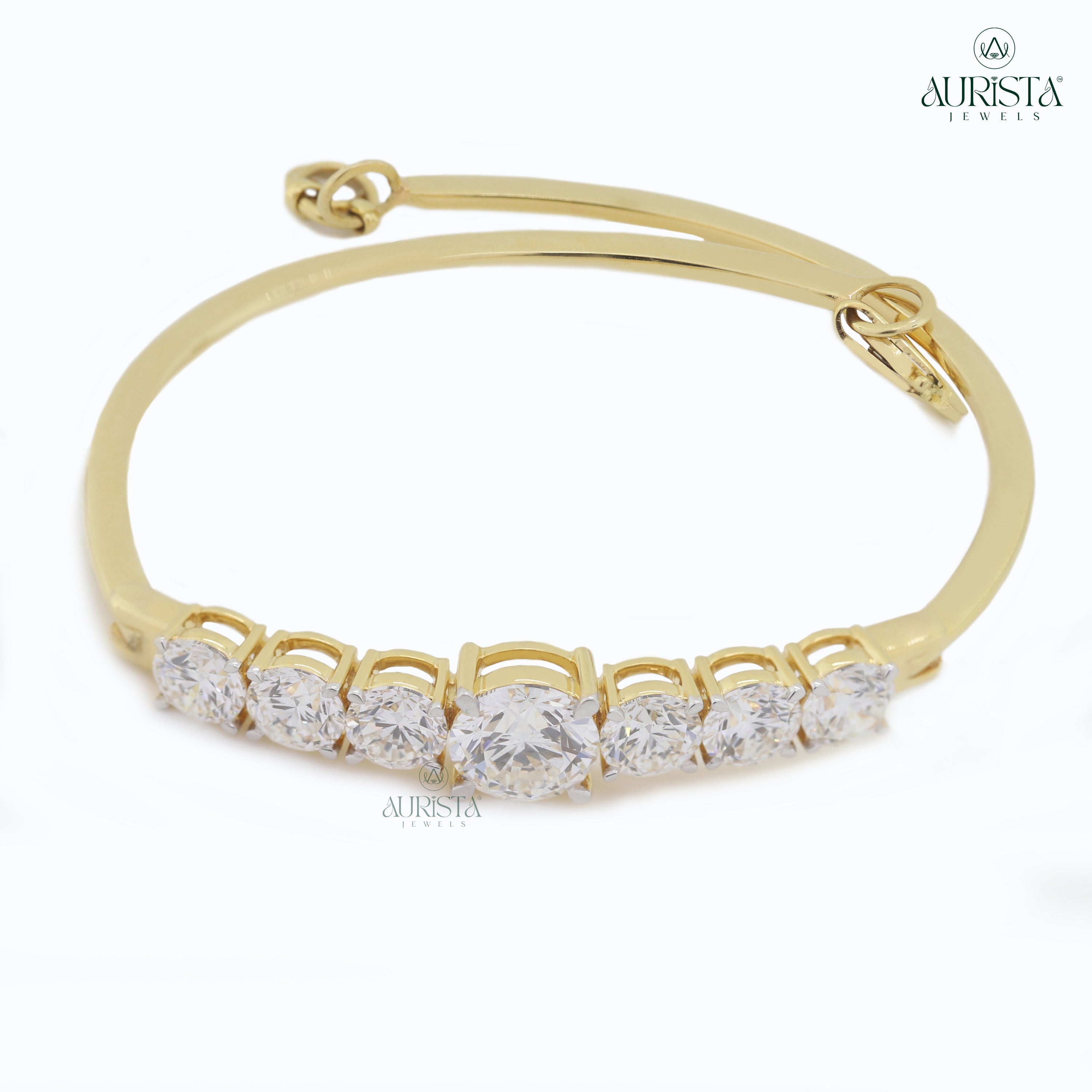 Eternal Embrace – Diamond Bracelet in Yellow Gold