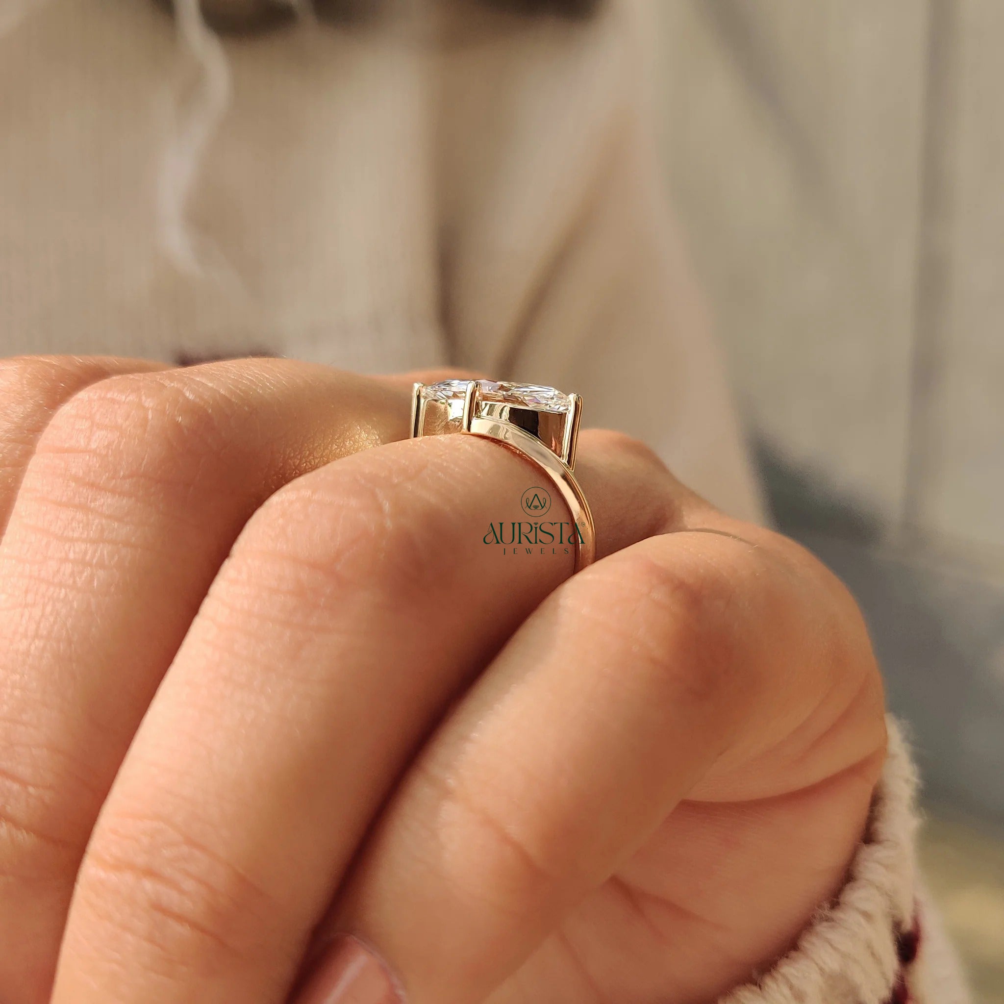 Graceful Solitaire Ring with Fine Craftsmanship