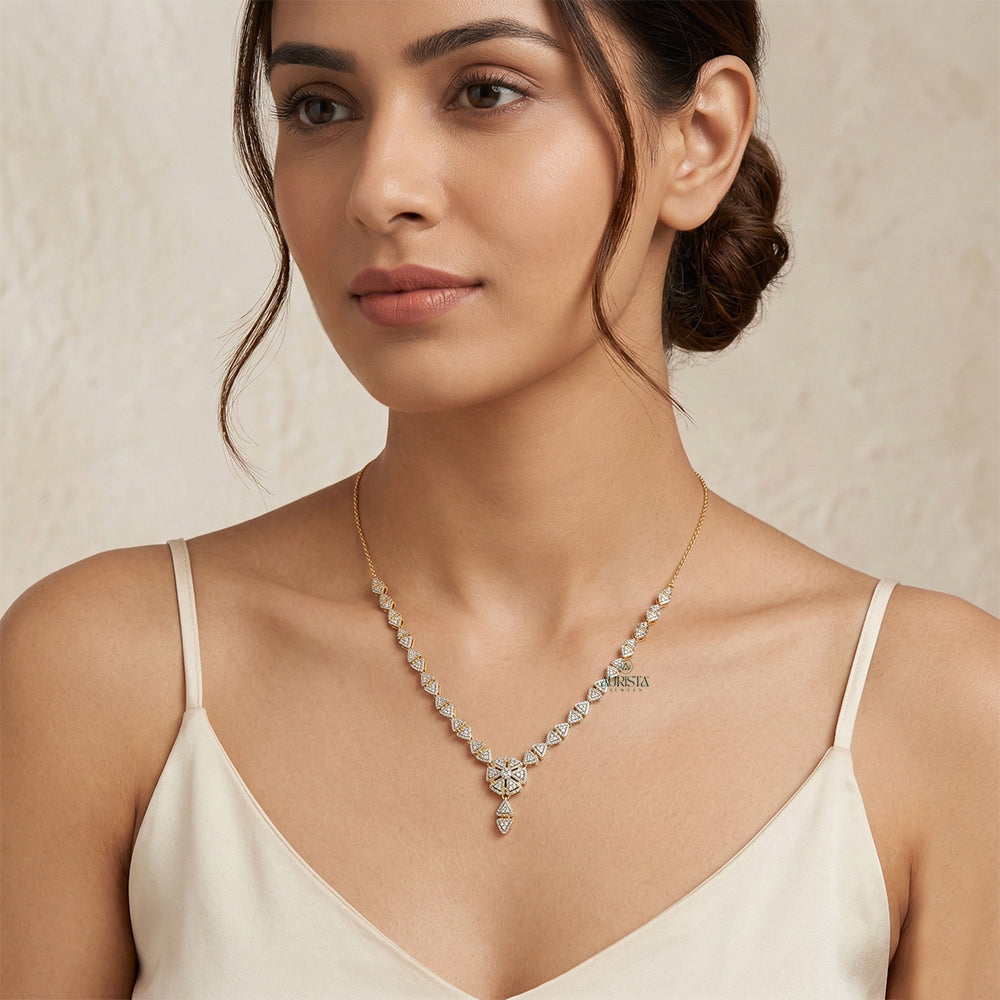 Starry Glow Round Diamond Necklace in Gold