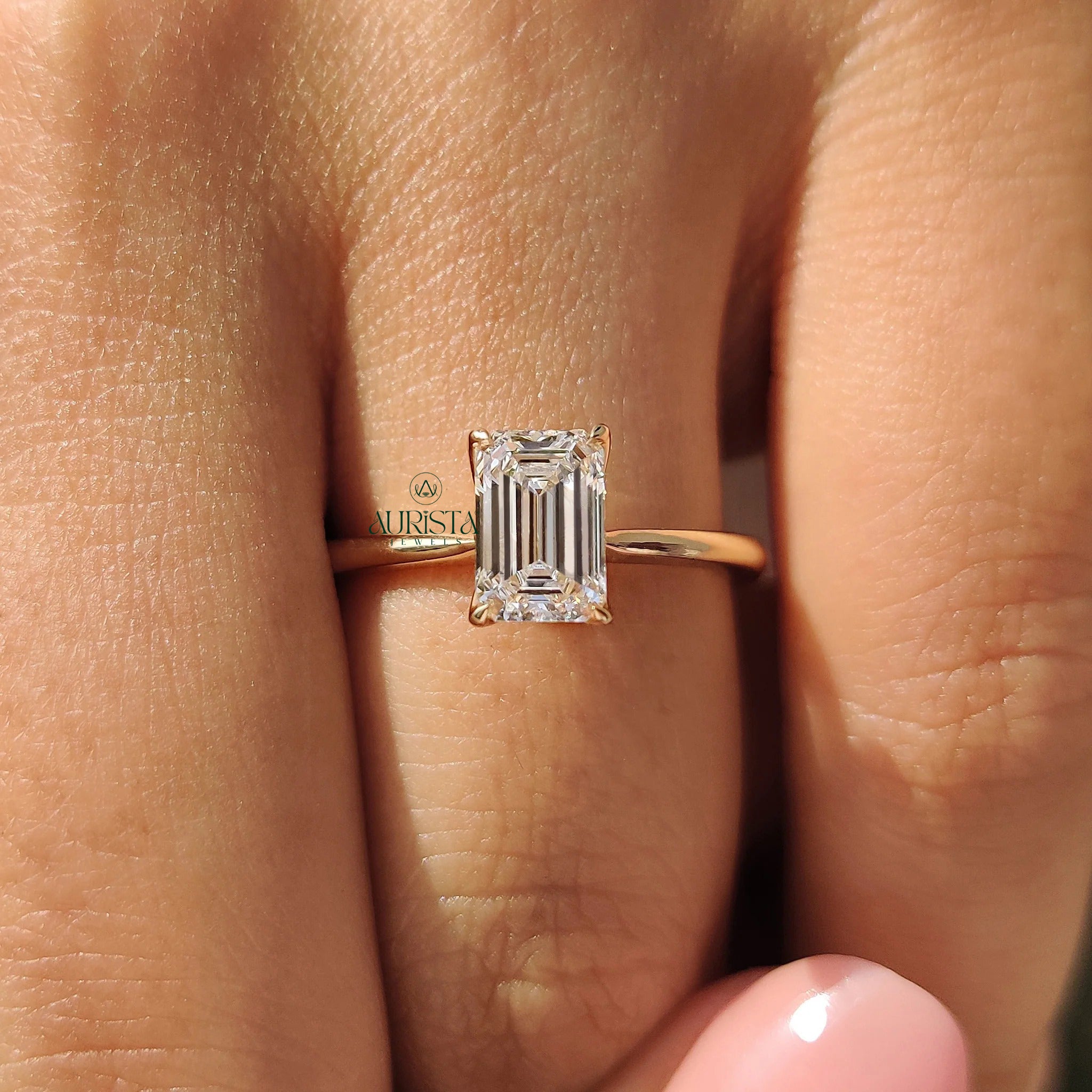 Brilliant Emerald Diamond Ring Crafted for Modern Luxury