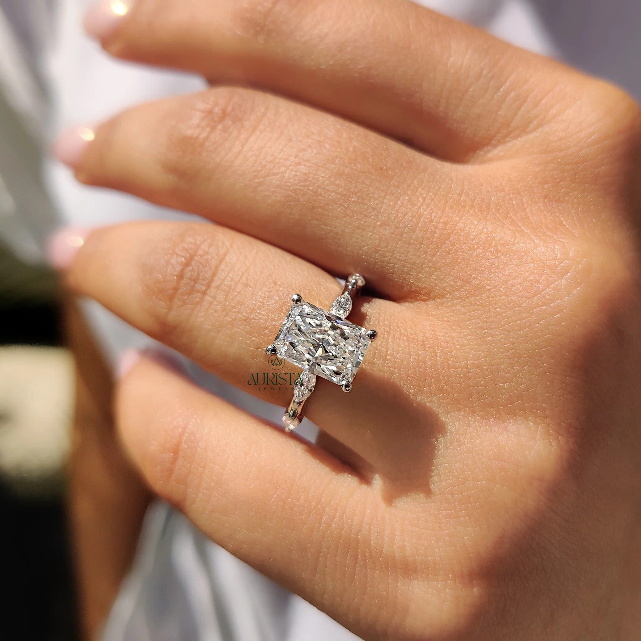 Eternal Pave Shine – Classic Ring with Soft Sparkle