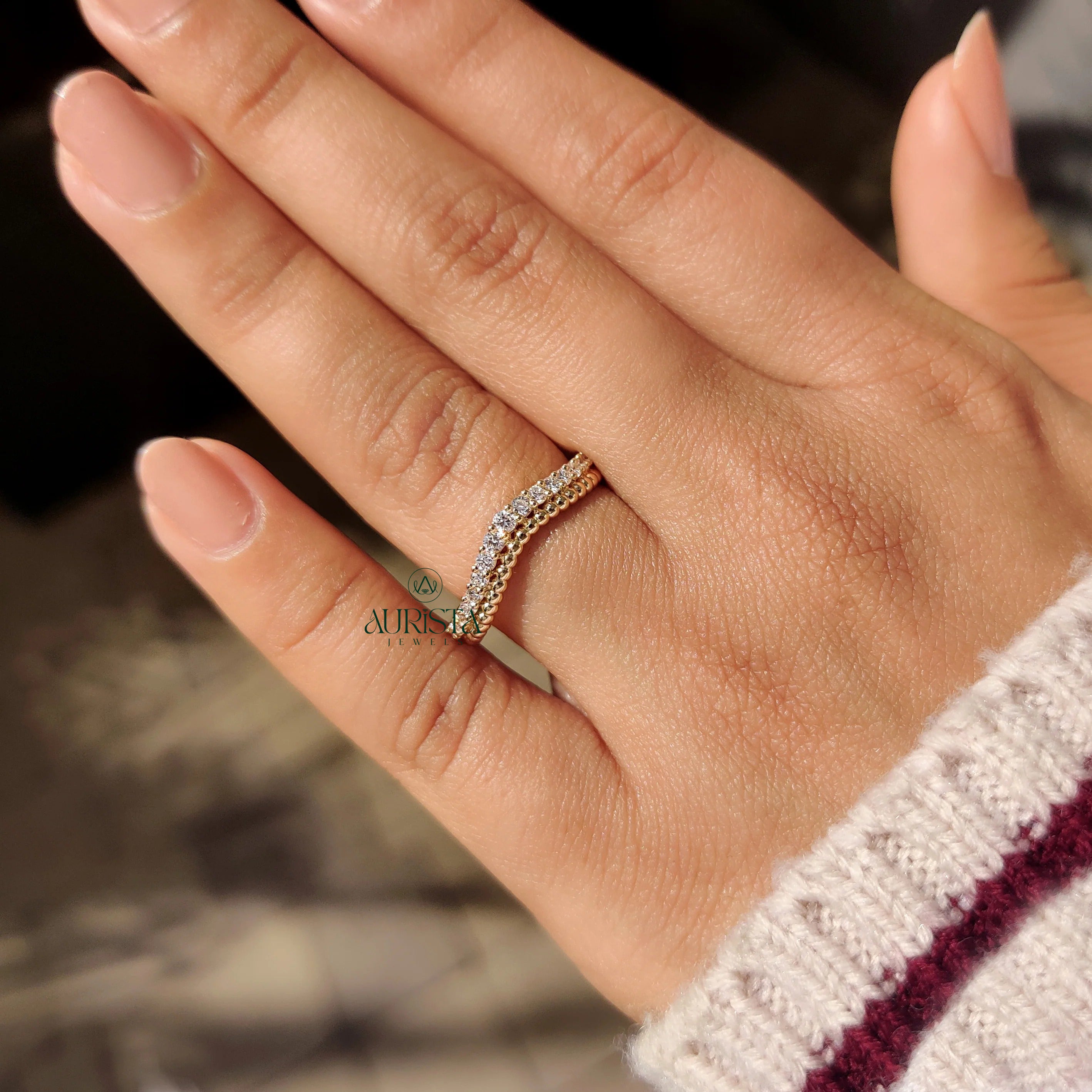 Golden Aura – Elegant Ring with Dazzling Diamond