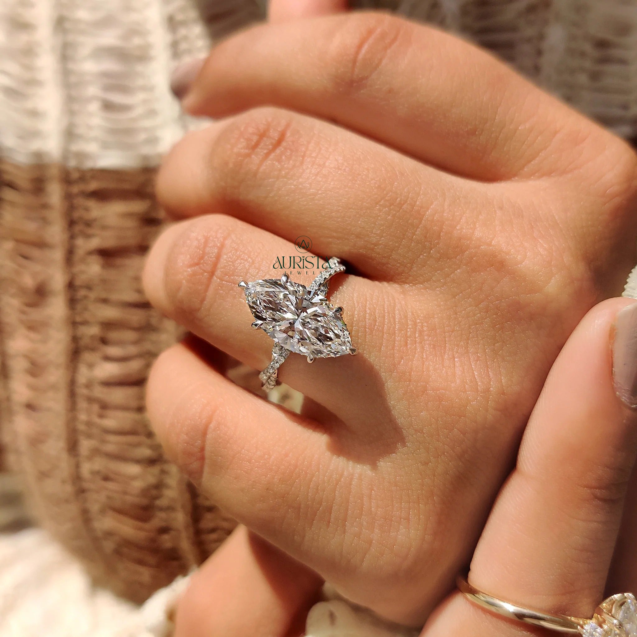 Infinite Pave Glow – Luxe Ring with Fine Shine