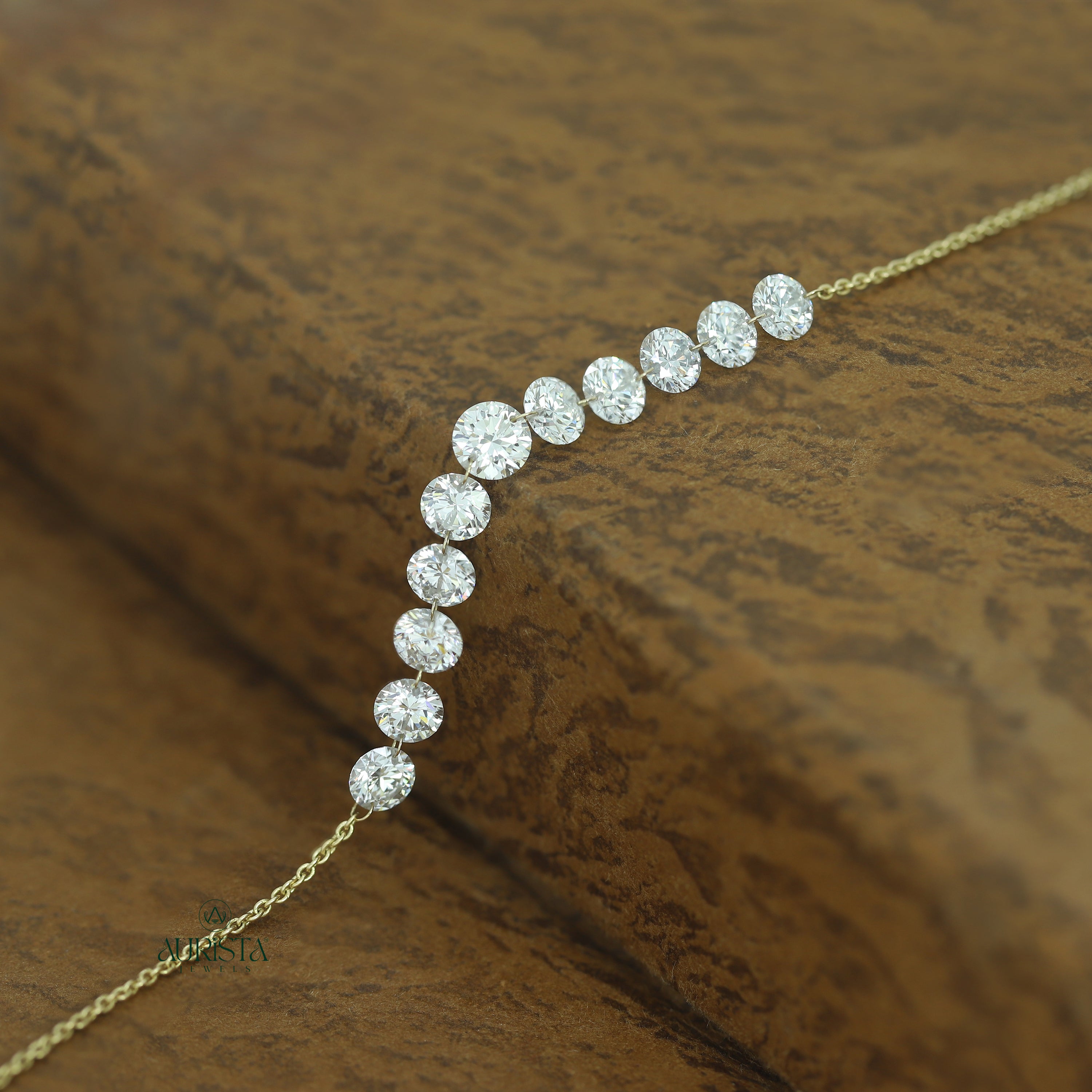 Moonlit Gleam – Luxury Minimalist Necklace
