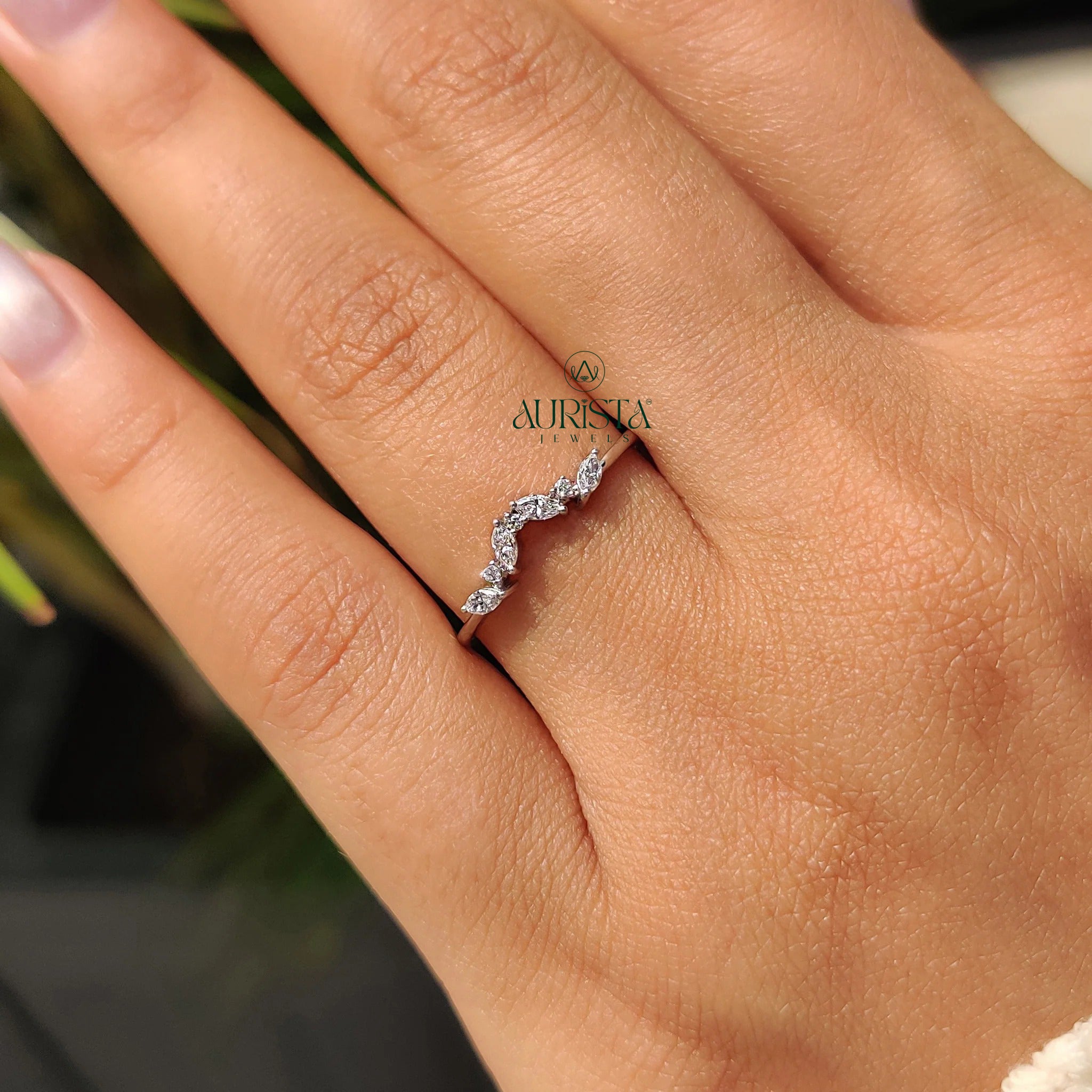 Forever Grace – Classic Ring with Sparkling Diamond