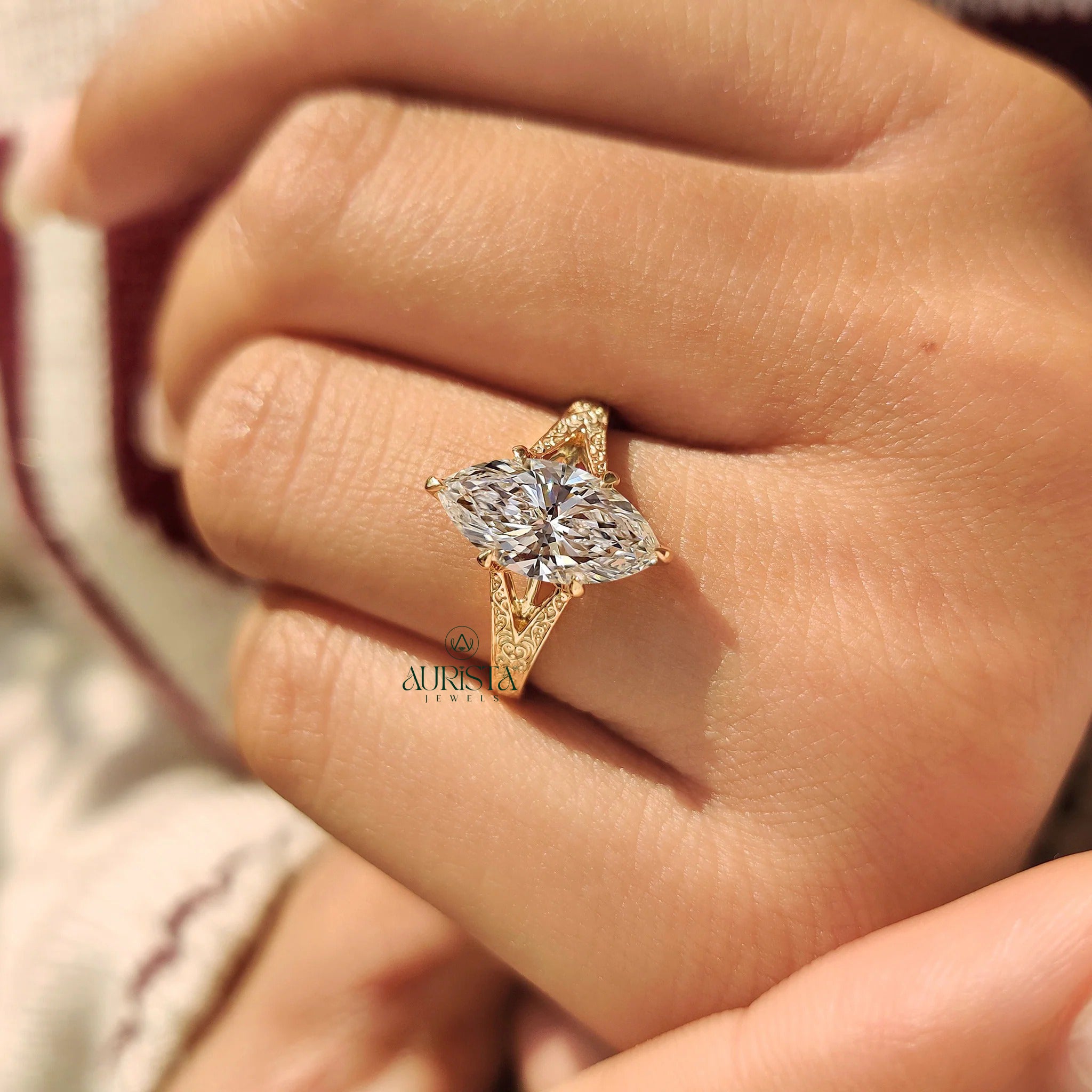 Graceful Diamond Solitaire with Fine Detailing