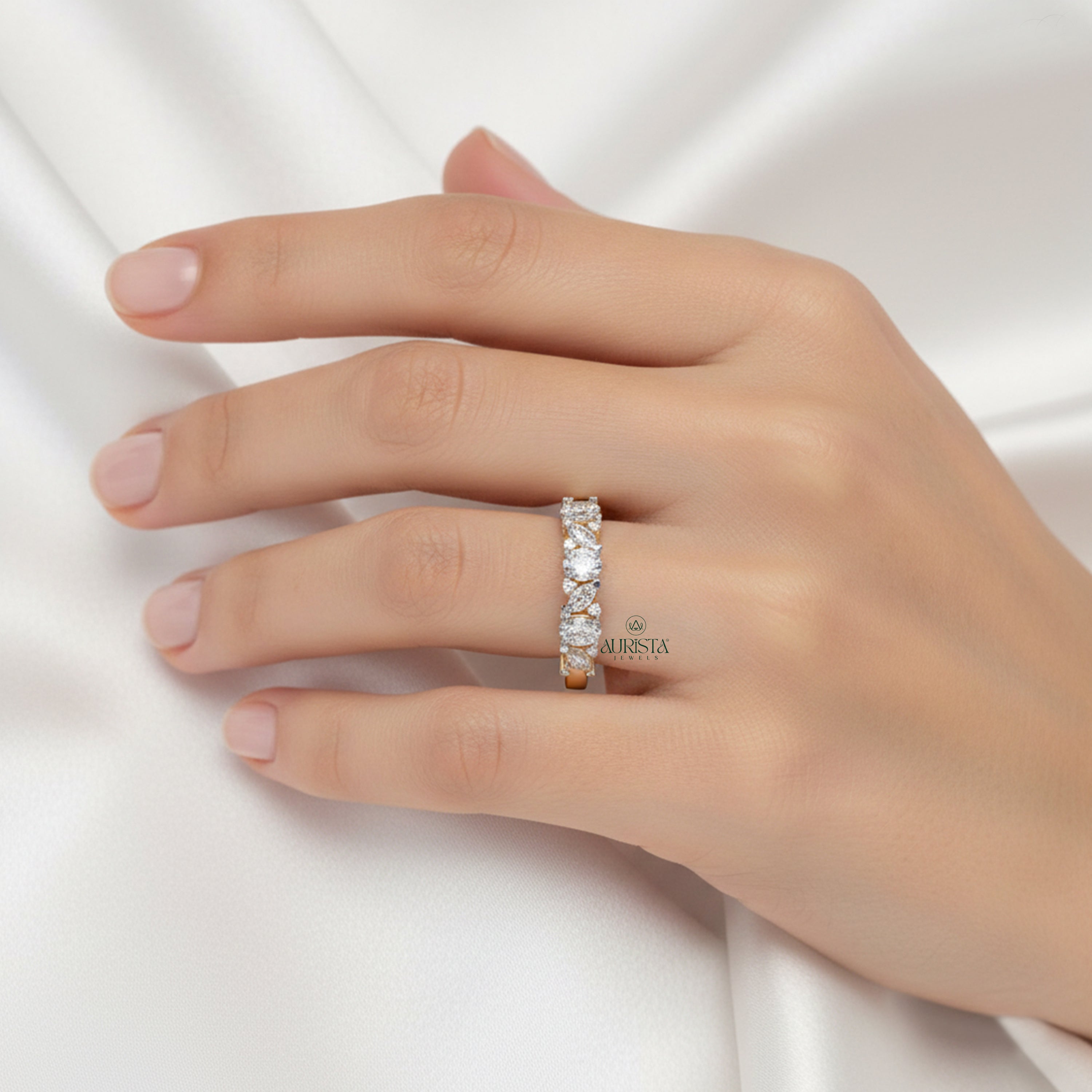 Shine of Promise – Yellow Gold Ring with Round Diamond