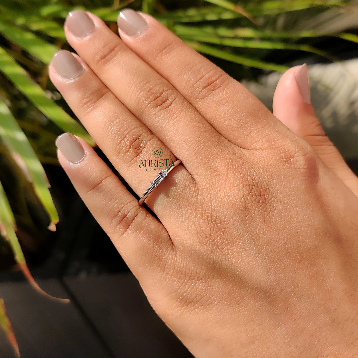 Timeless Glow – Premium Ring with Elegant Diamond
