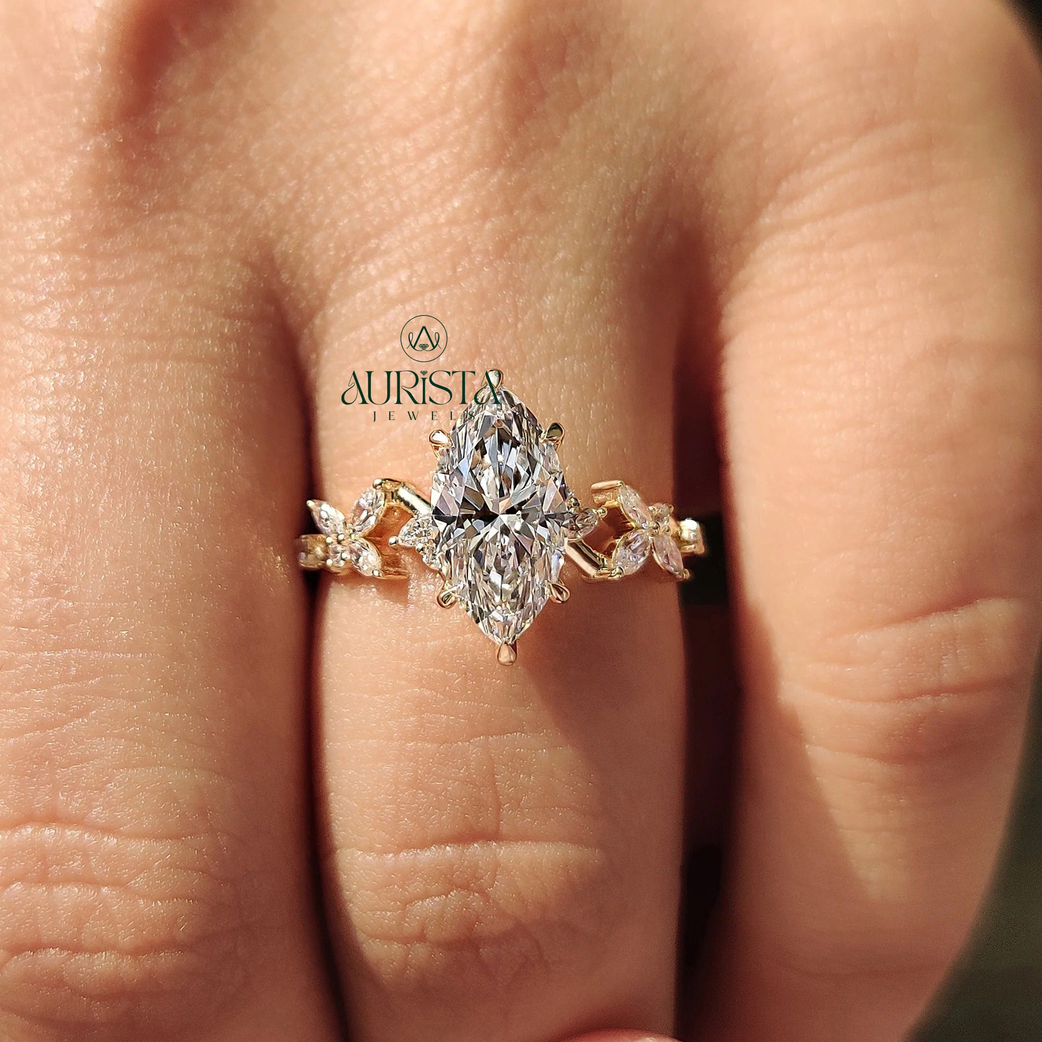 Golden Desire – Classic Charm with Radiant Glow