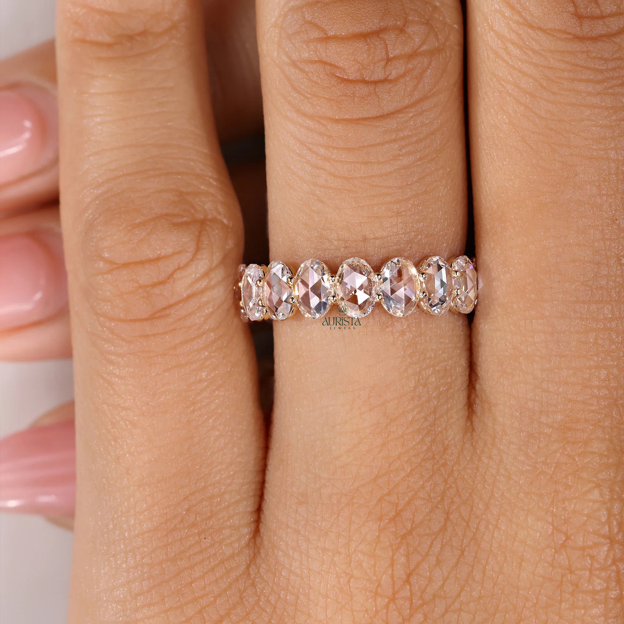 Timeless Glow – Premium Ring with Elegant Diamond